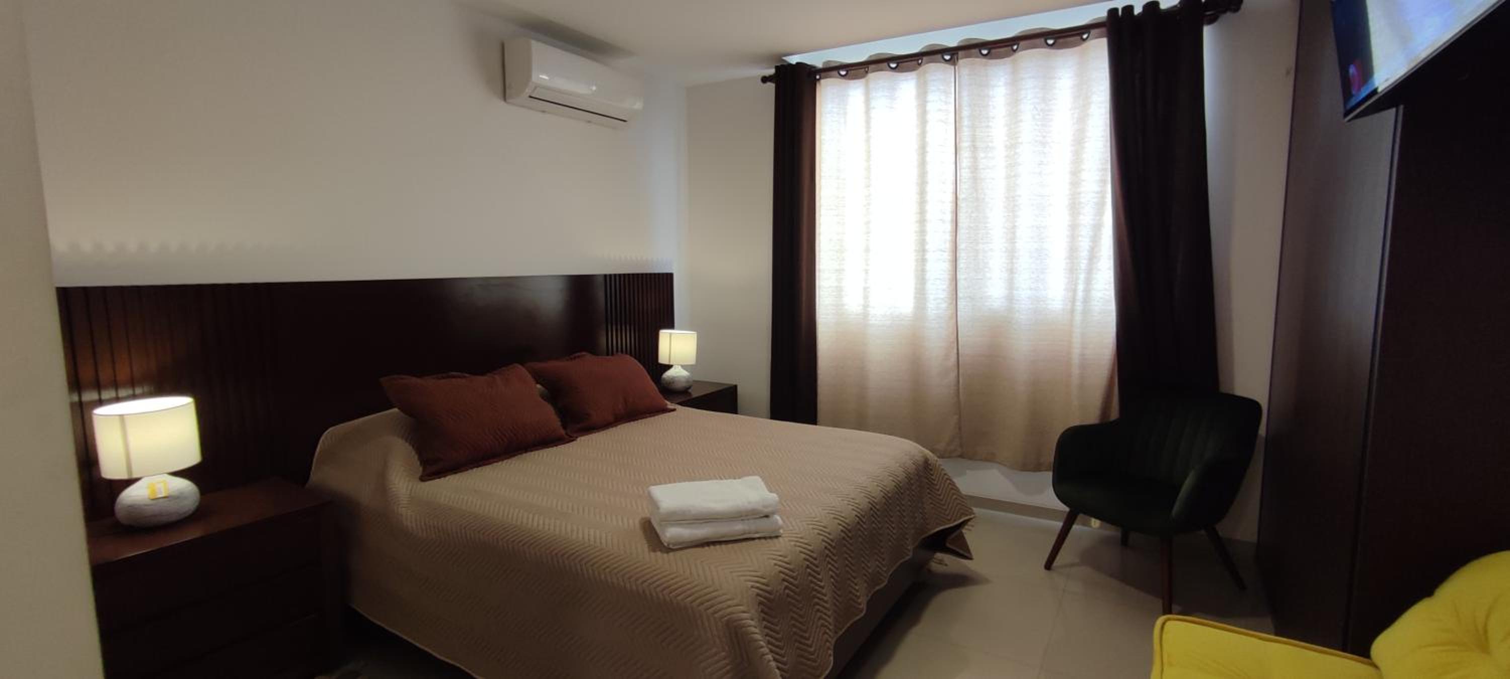 APARTAMENTO MODERNO EN EQUIPETROL, CON CINE - PISCINA - GYM y PARQUEO GRATUITO. Proximo a Los Tajibos, Ventura Mall, SUPER ICENORTE