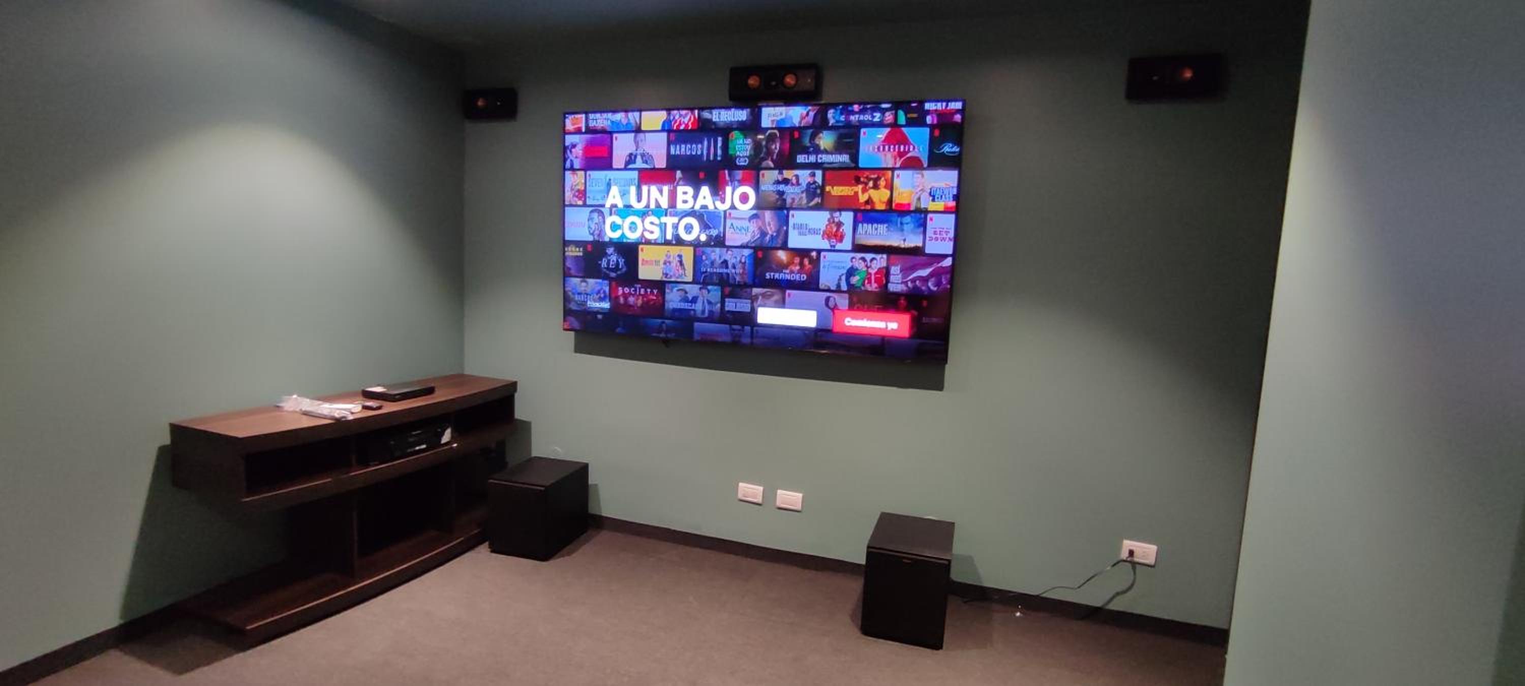 APARTAMENTO MODERNO EN EQUIPETROL, CON CINE - PISCINA - GYM y PARQUEO GRATUITO. Proximo a Los Tajibos, Ventura Mall, SUPER ICENORTE