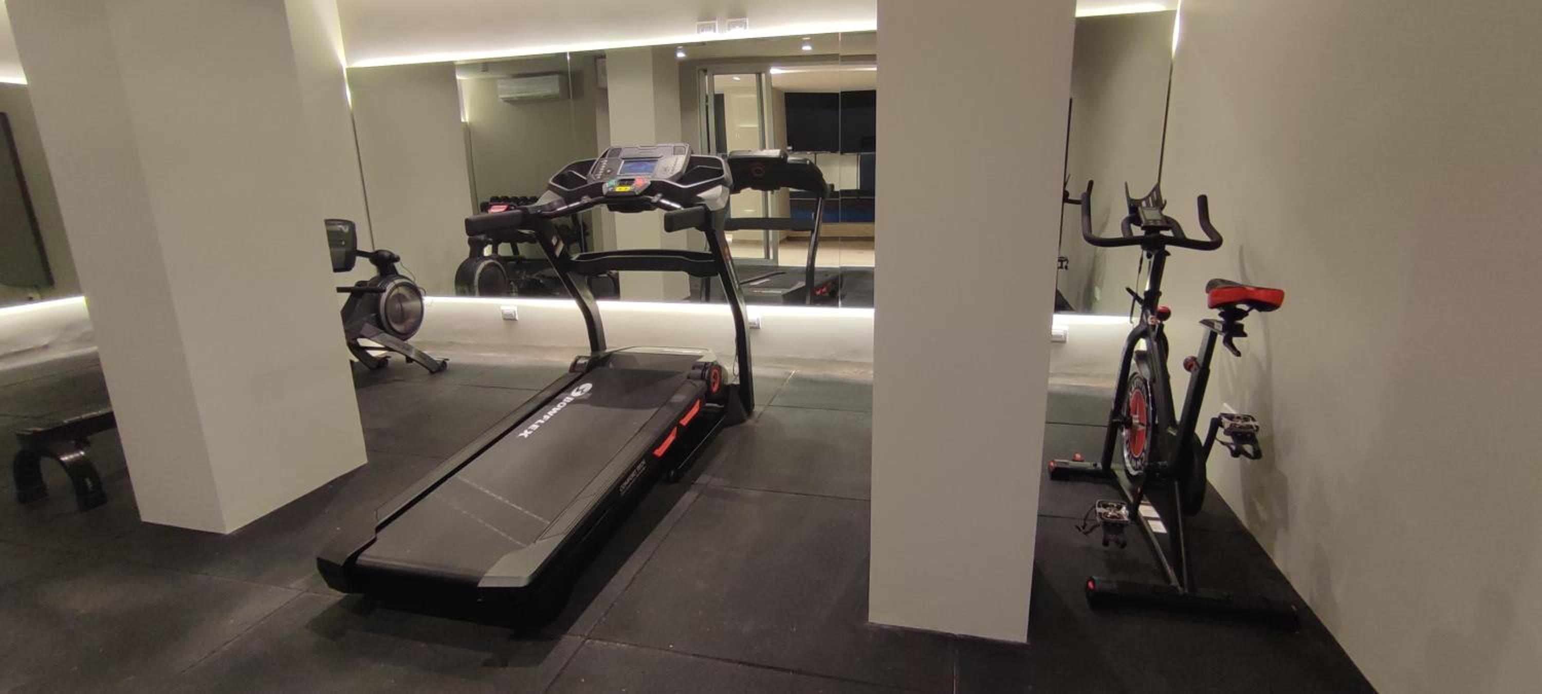 APARTAMENTO MODERNO EN EQUIPETROL, CON CINE - PISCINA - GYM y PARQUEO GRATUITO. Proximo a Los Tajibos, Ventura Mall, SUPER ICENORTE