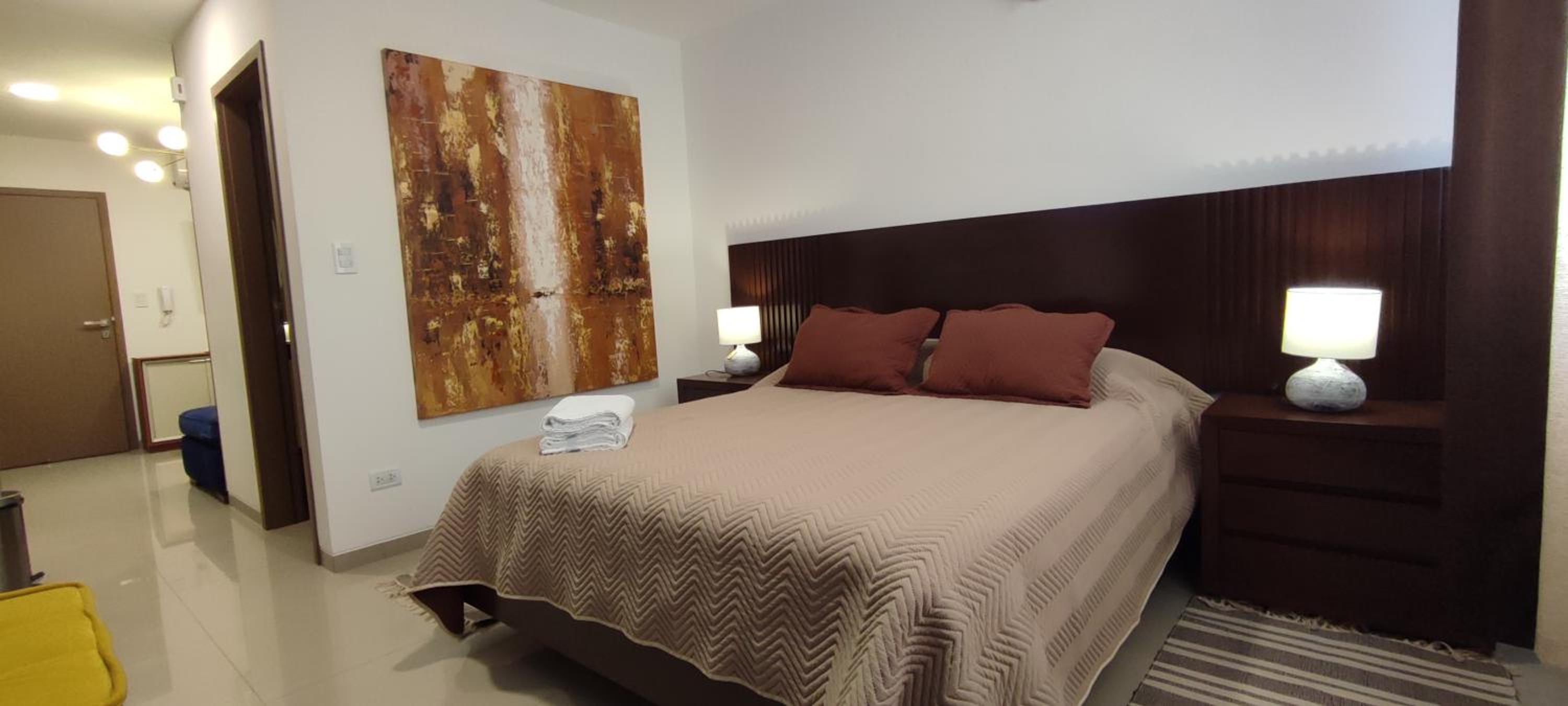APARTAMENTO MODERNO EN EQUIPETROL, CON CINE - PISCINA - GYM y PARQUEO GRATUITO. Proximo a Los Tajibos, Ventura Mall, SUPER ICENORTE