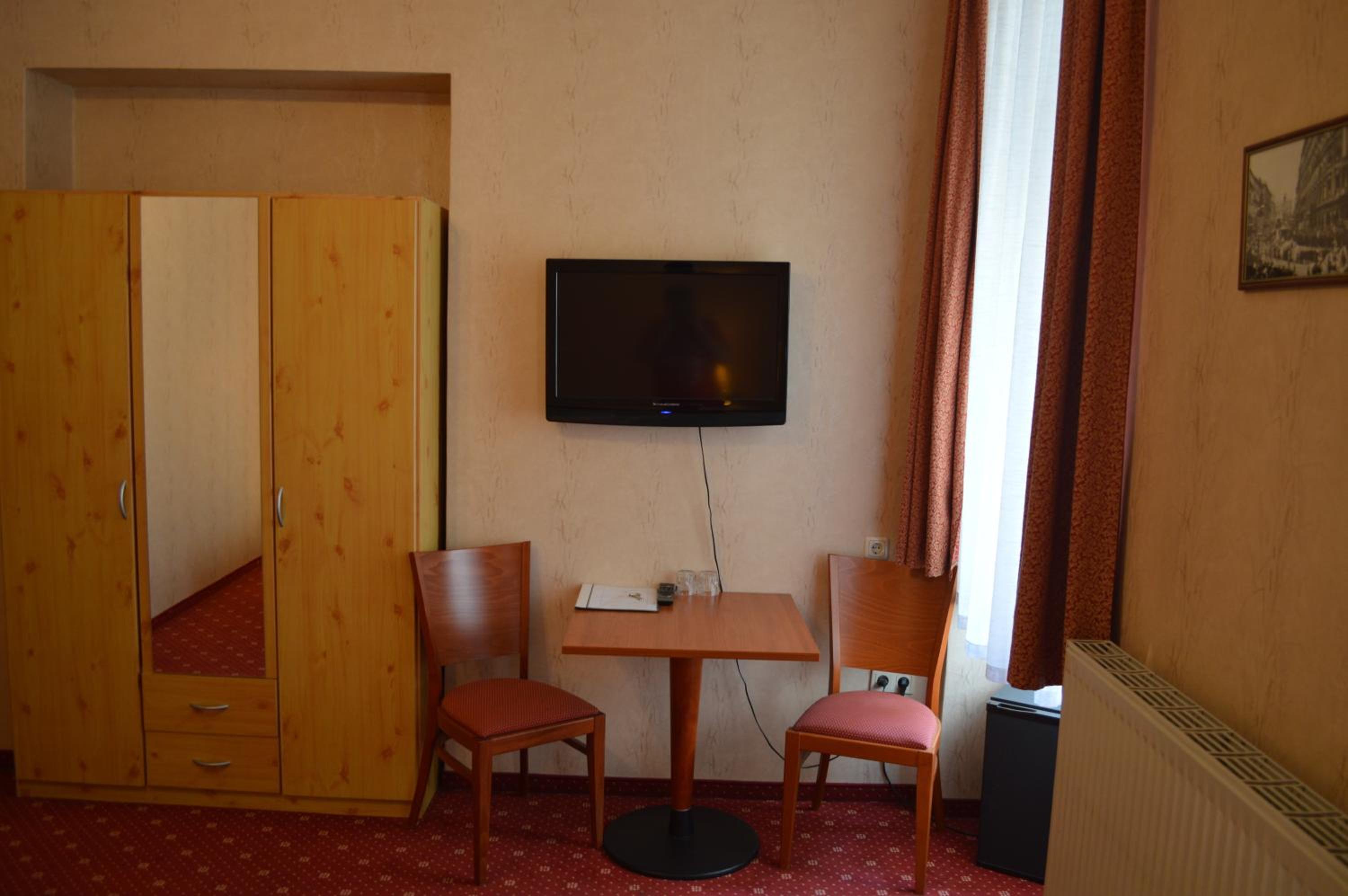Hotel Pension Walzerstadt