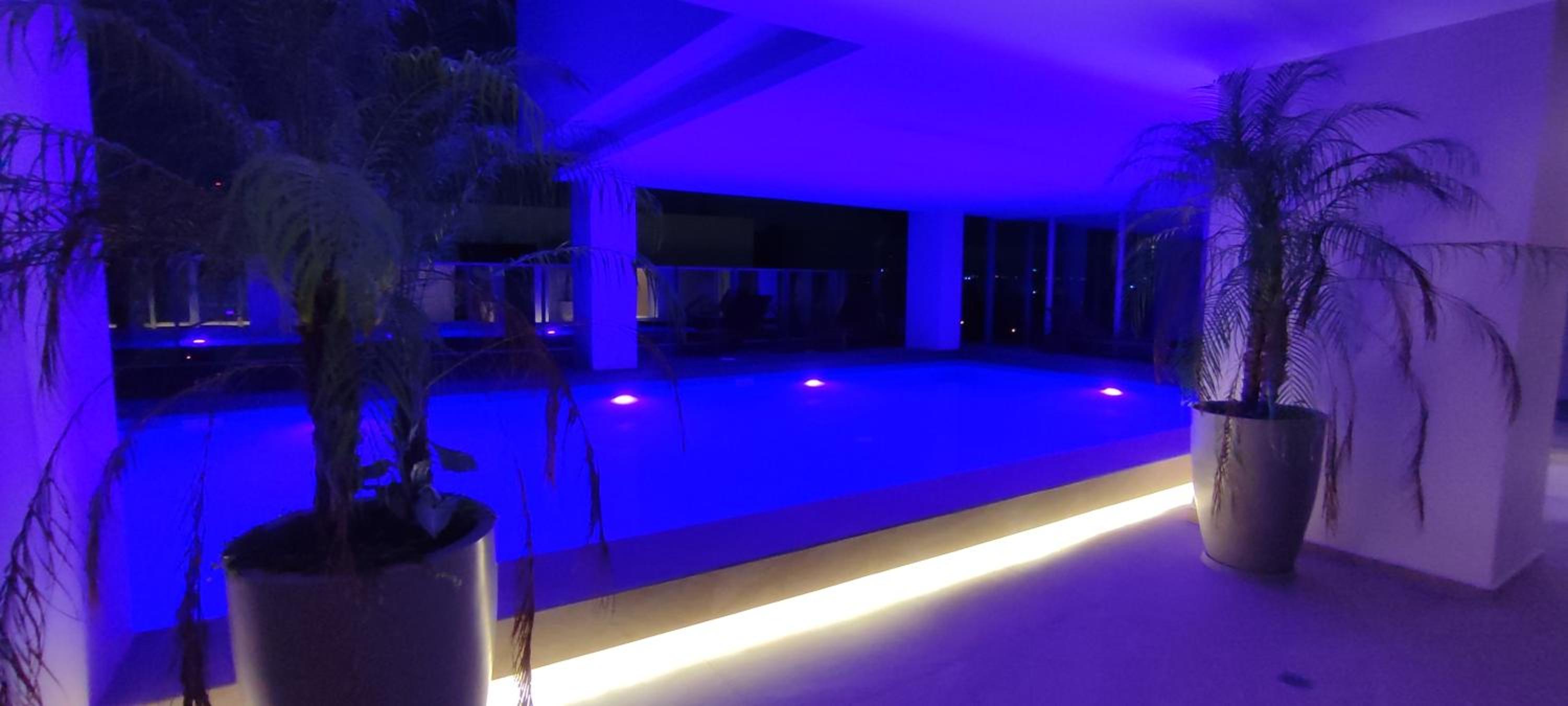 APARTAMENTO MODERNO EN EQUIPETROL, CON CINE - PISCINA - GYM y PARQUEO GRATUITO. Proximo a Los Tajibos, Ventura Mall, SUPER ICENORTE