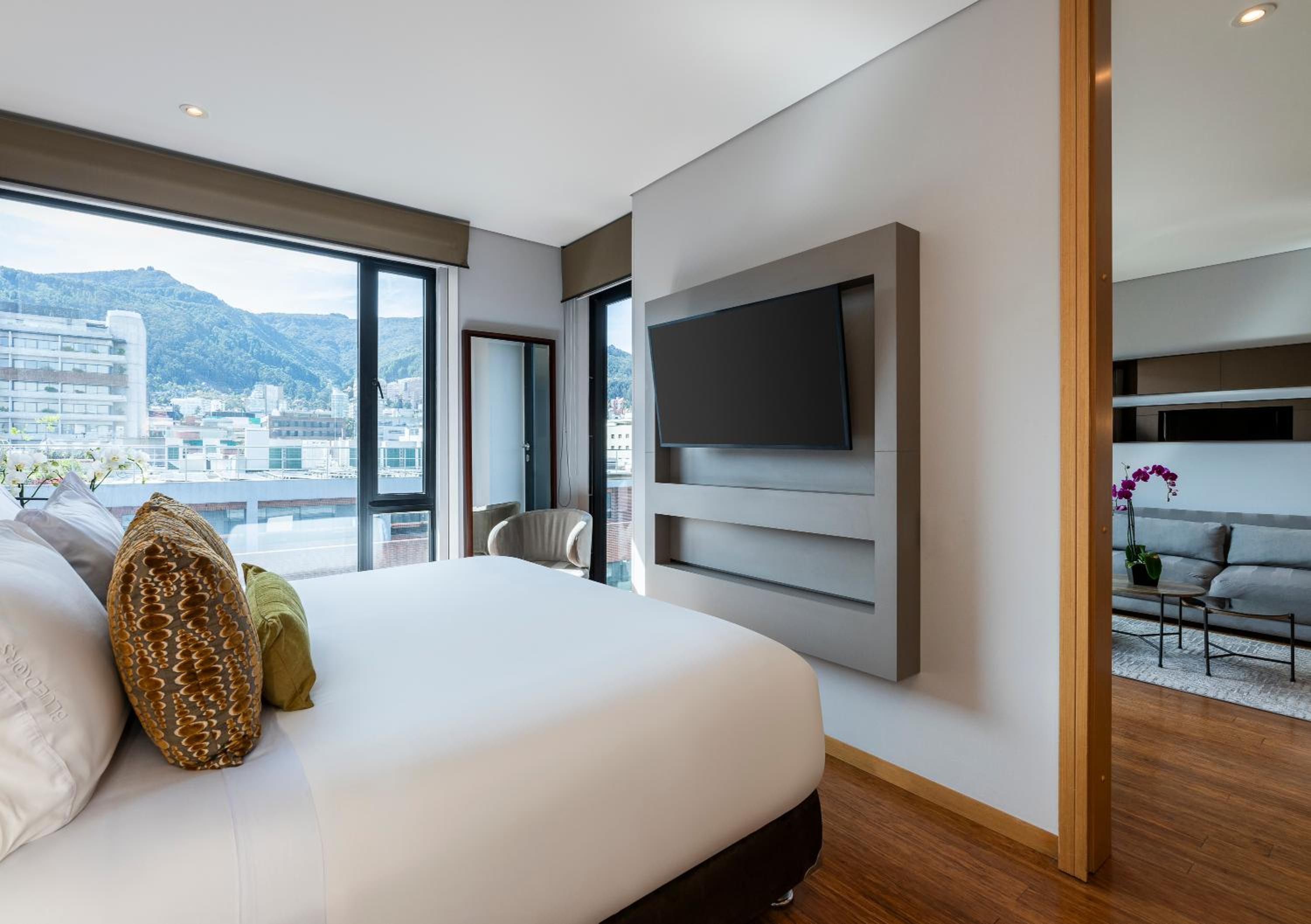 Hotel 93 Luxury Suites by Preferred 2
