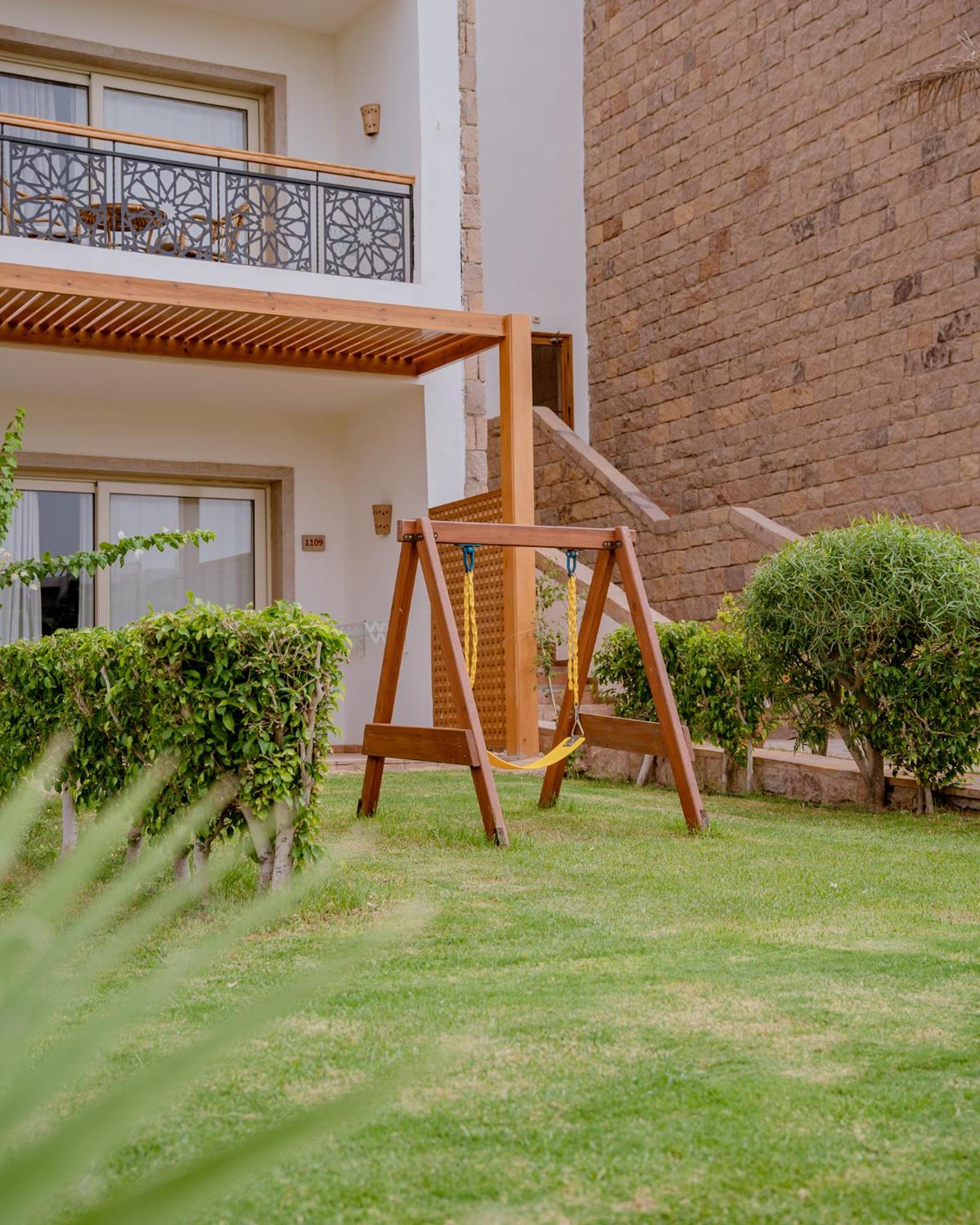 Fort Arabesque Resort, Spa & Villas