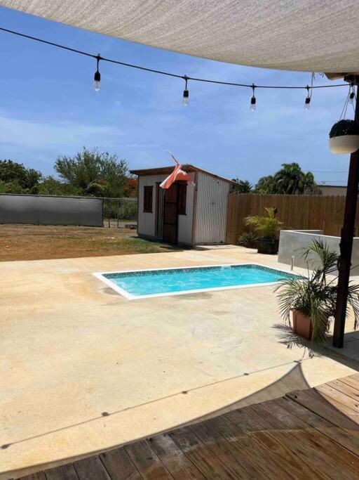 El Camper RV with pool. view 2