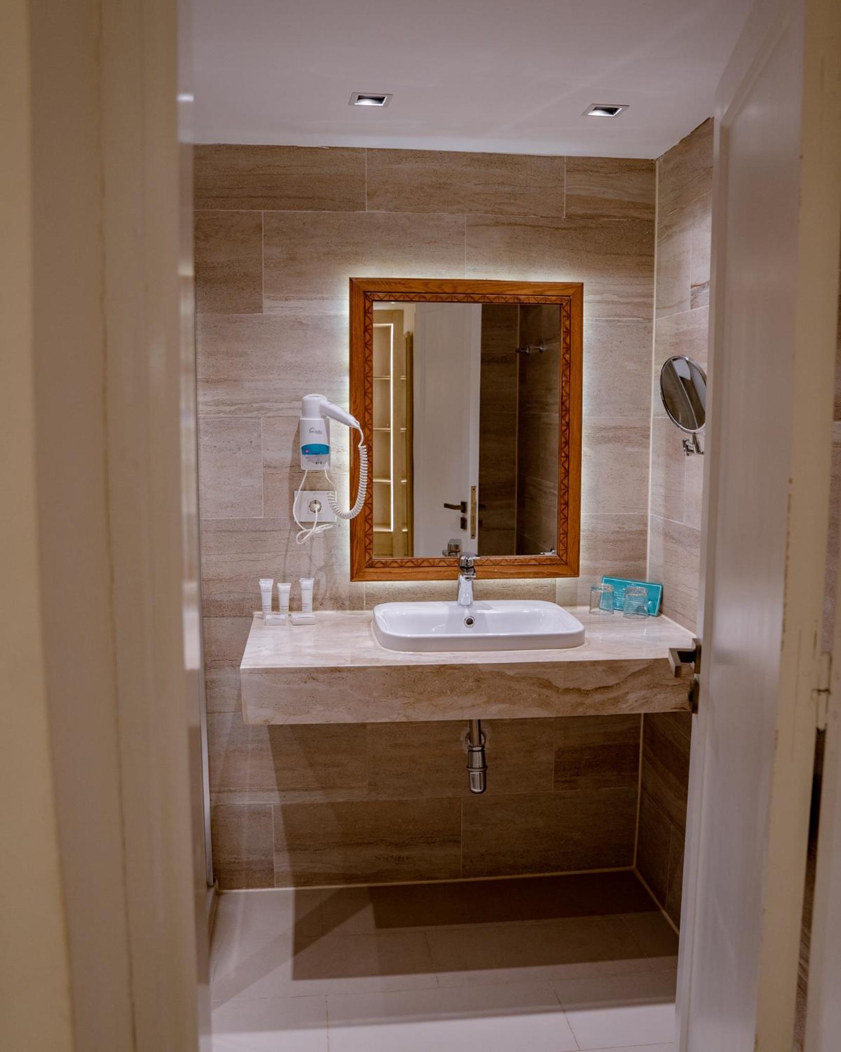 Fort Arabesque Resort, Spa & Villas
