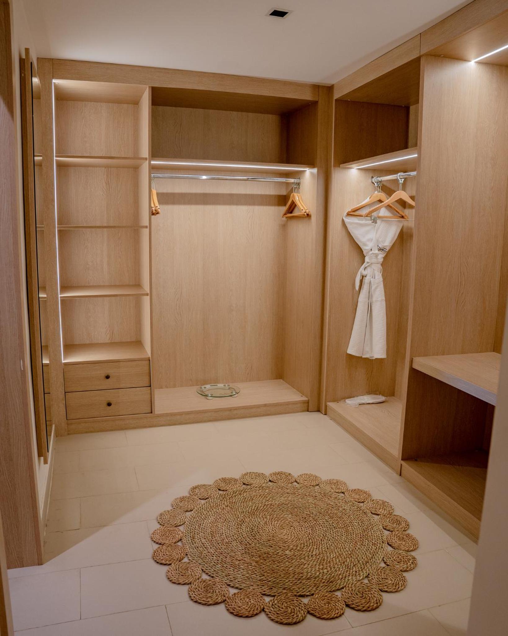 Fort Arabesque Resort, Spa & Villas
