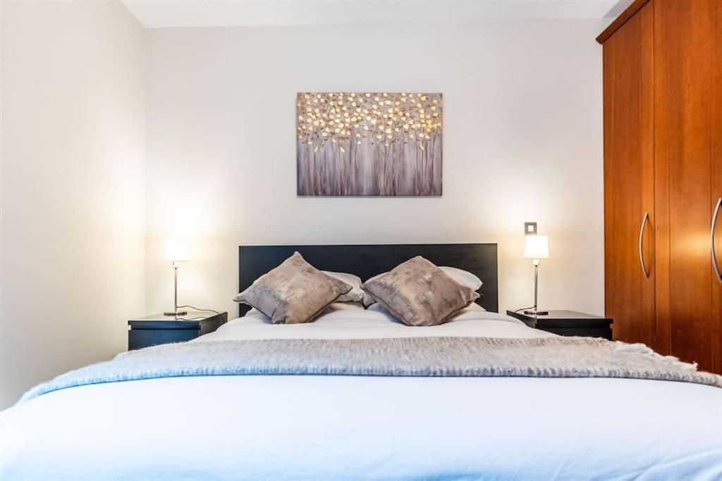 Grand Canal 2 Bedroom Flat