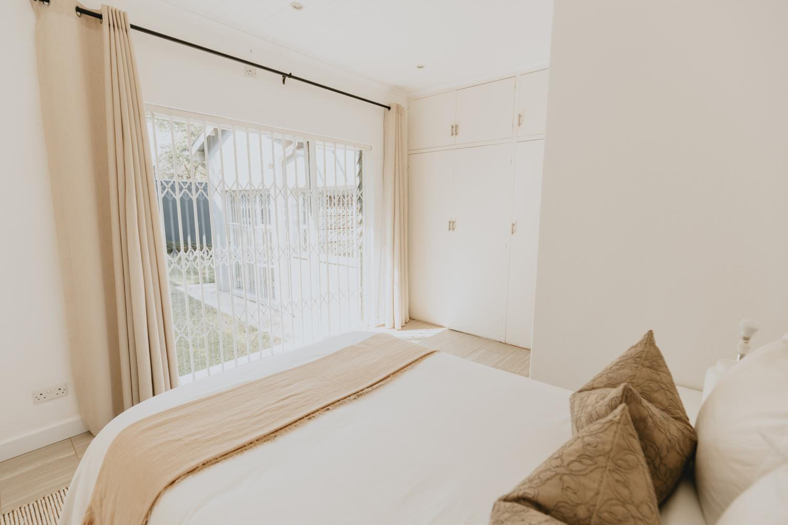 Stunning Luxury Villa Home with breathtaking views! view 5