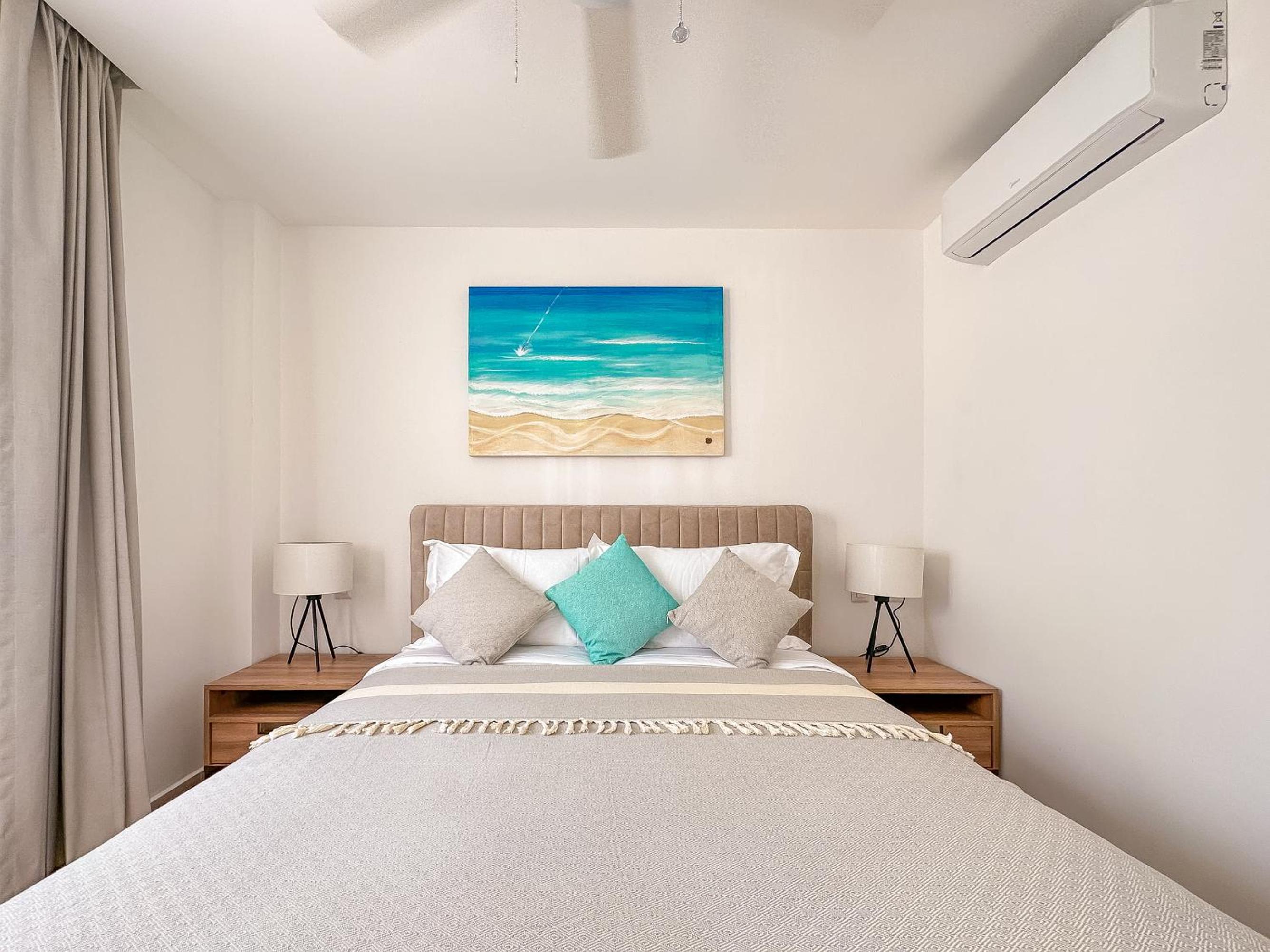 Fantastic brand new beach condo