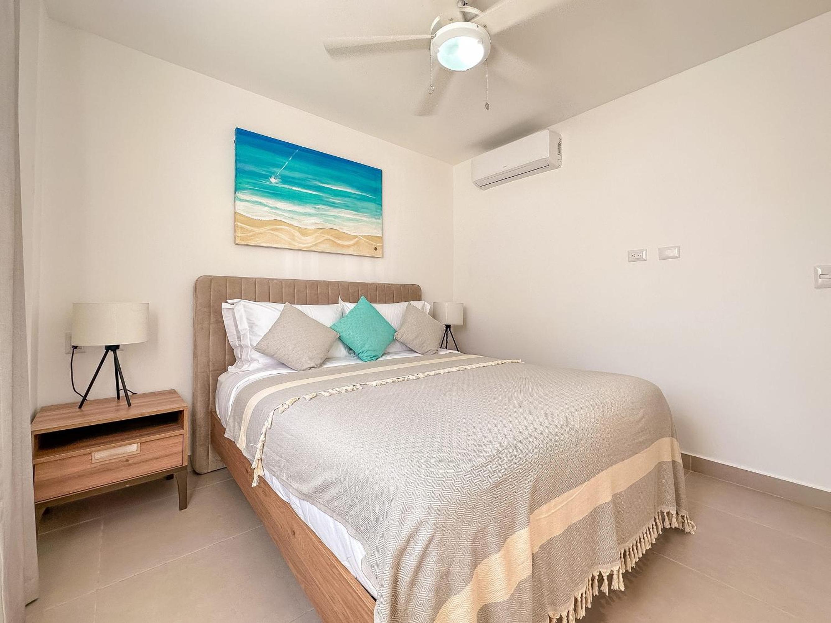 Fantastic brand new beach condo