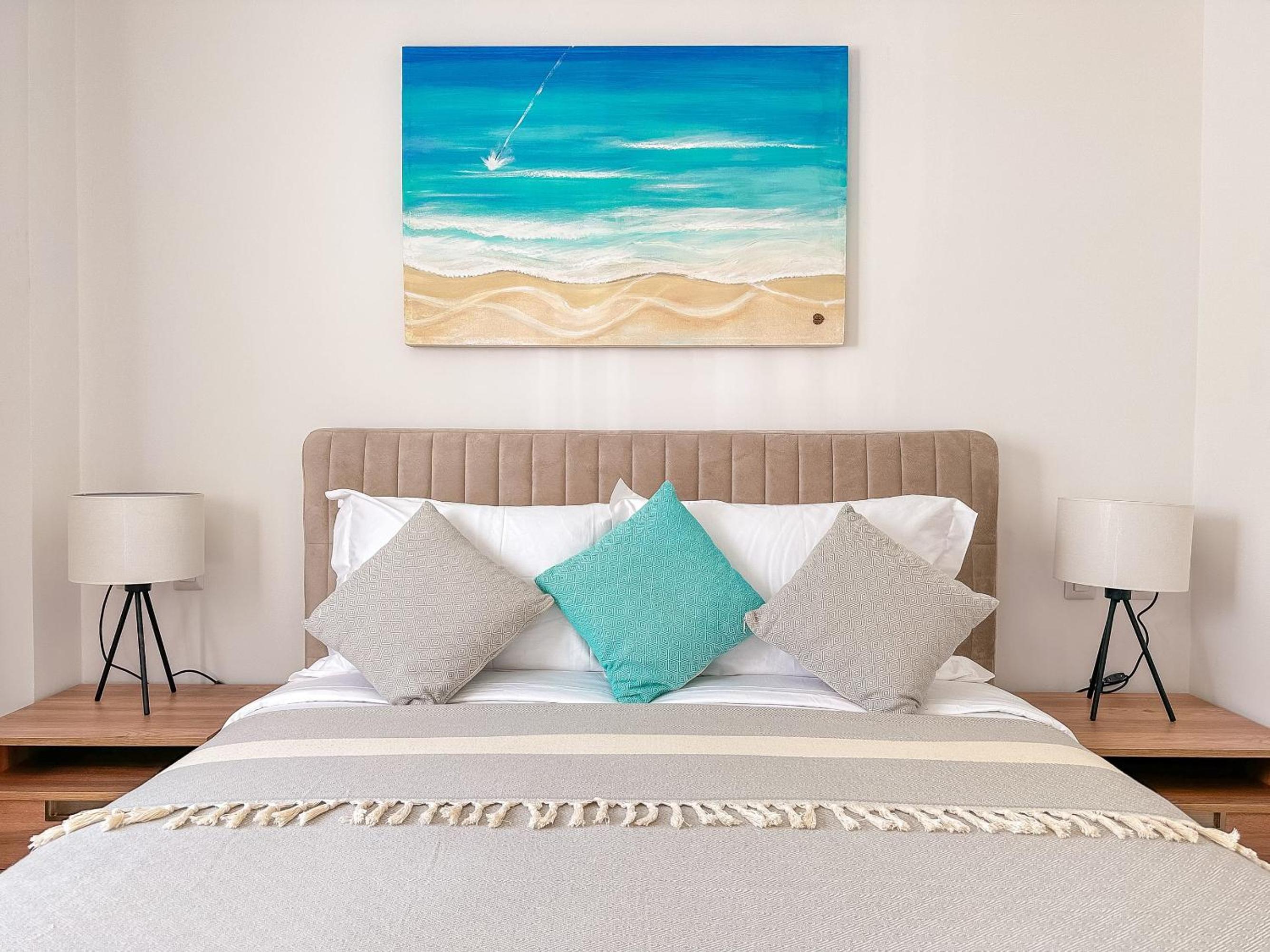 Fantastic brand new beach condo