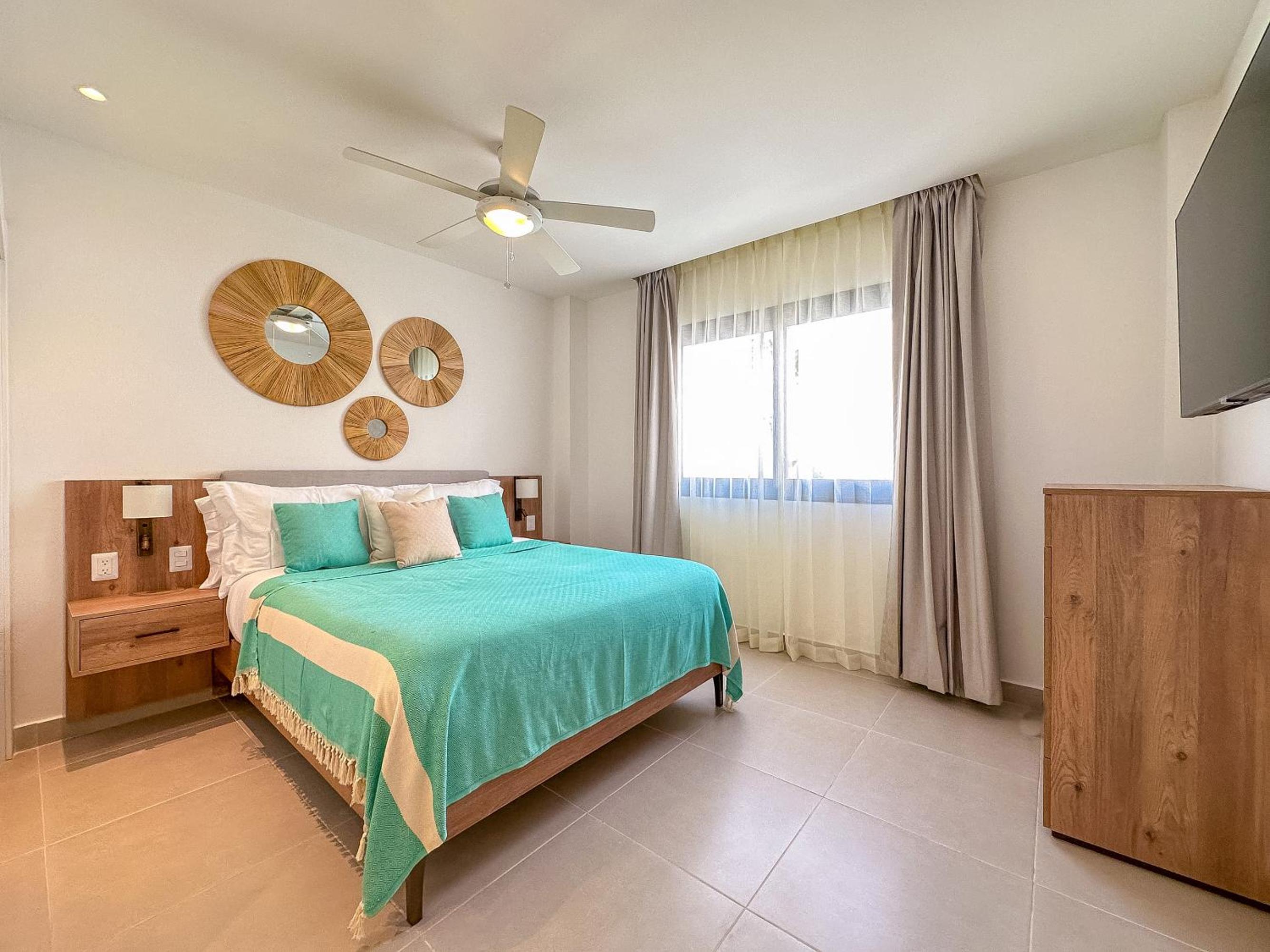Fantastic brand new beach condo
