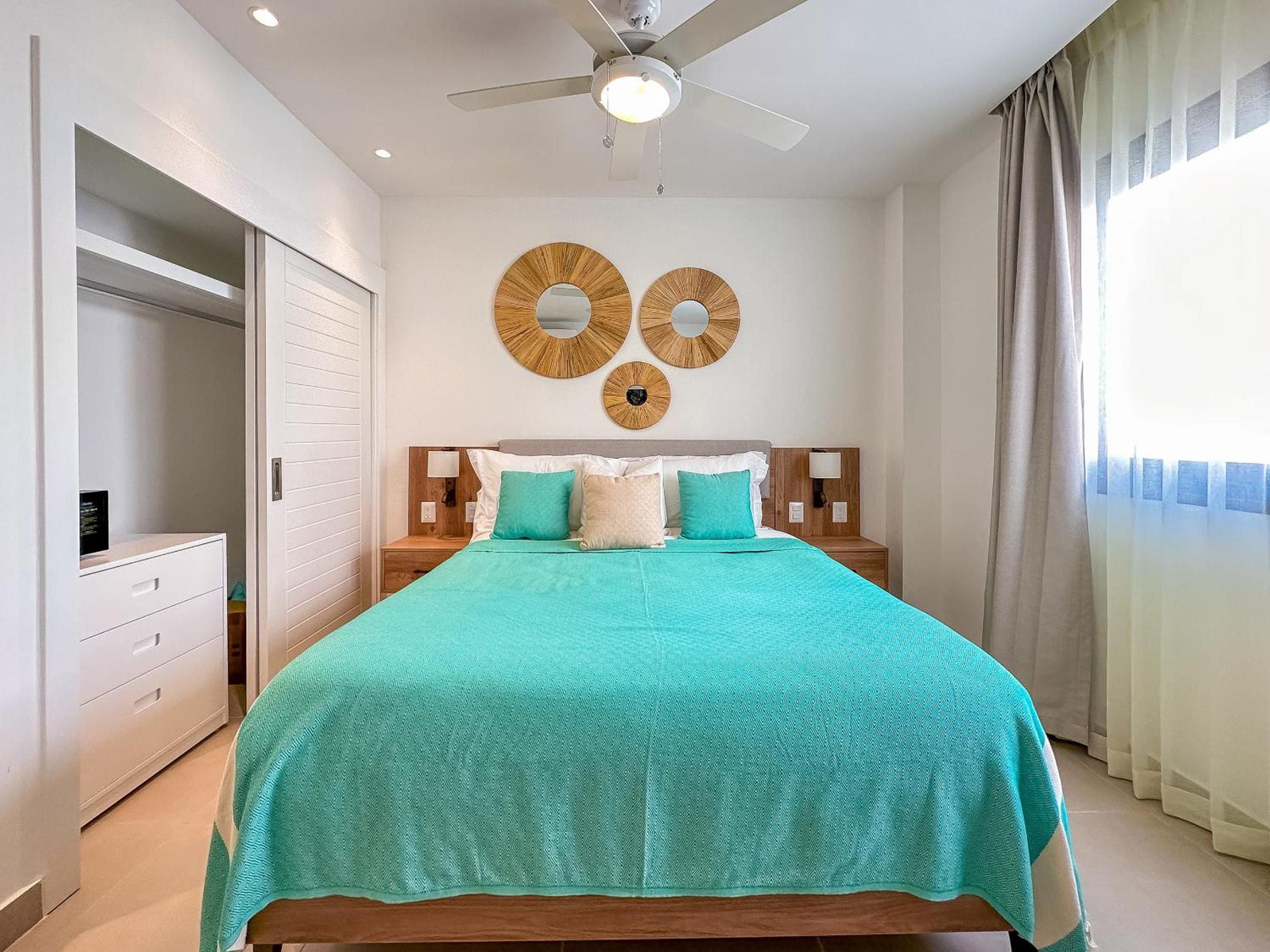 Fantastic brand new beach condo