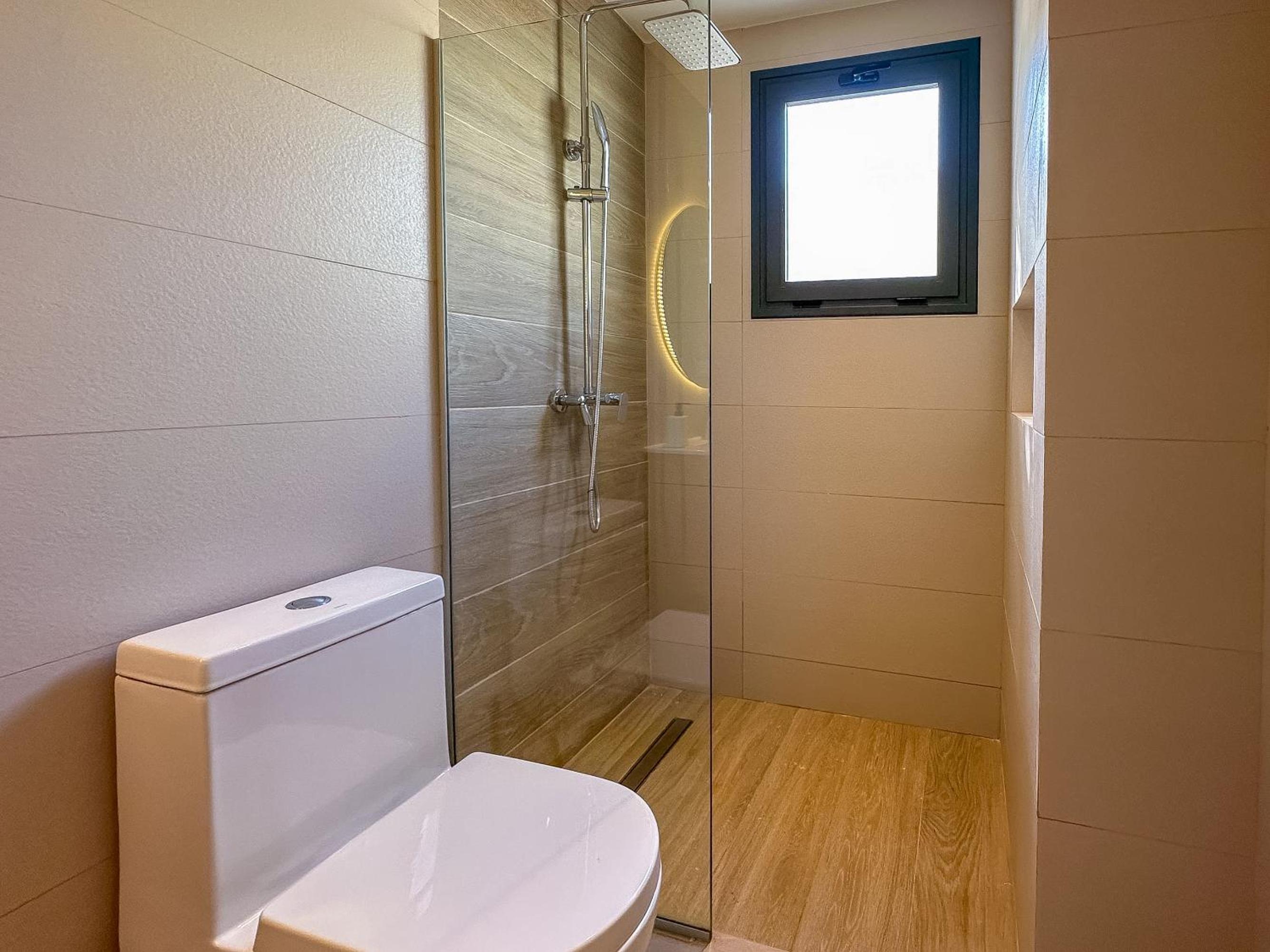 Fantastic brand new beach condo