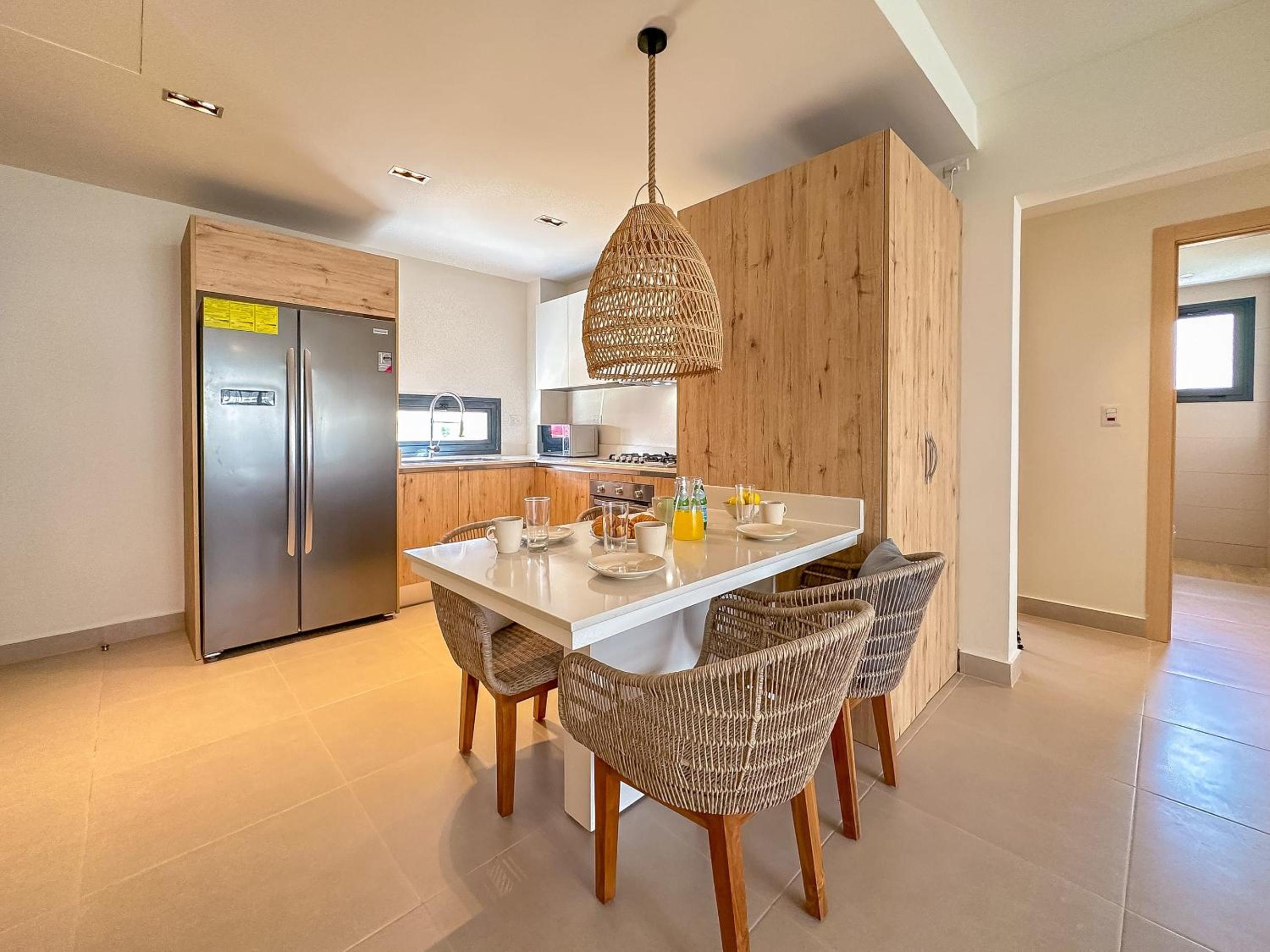 Fantastic brand new beach condo