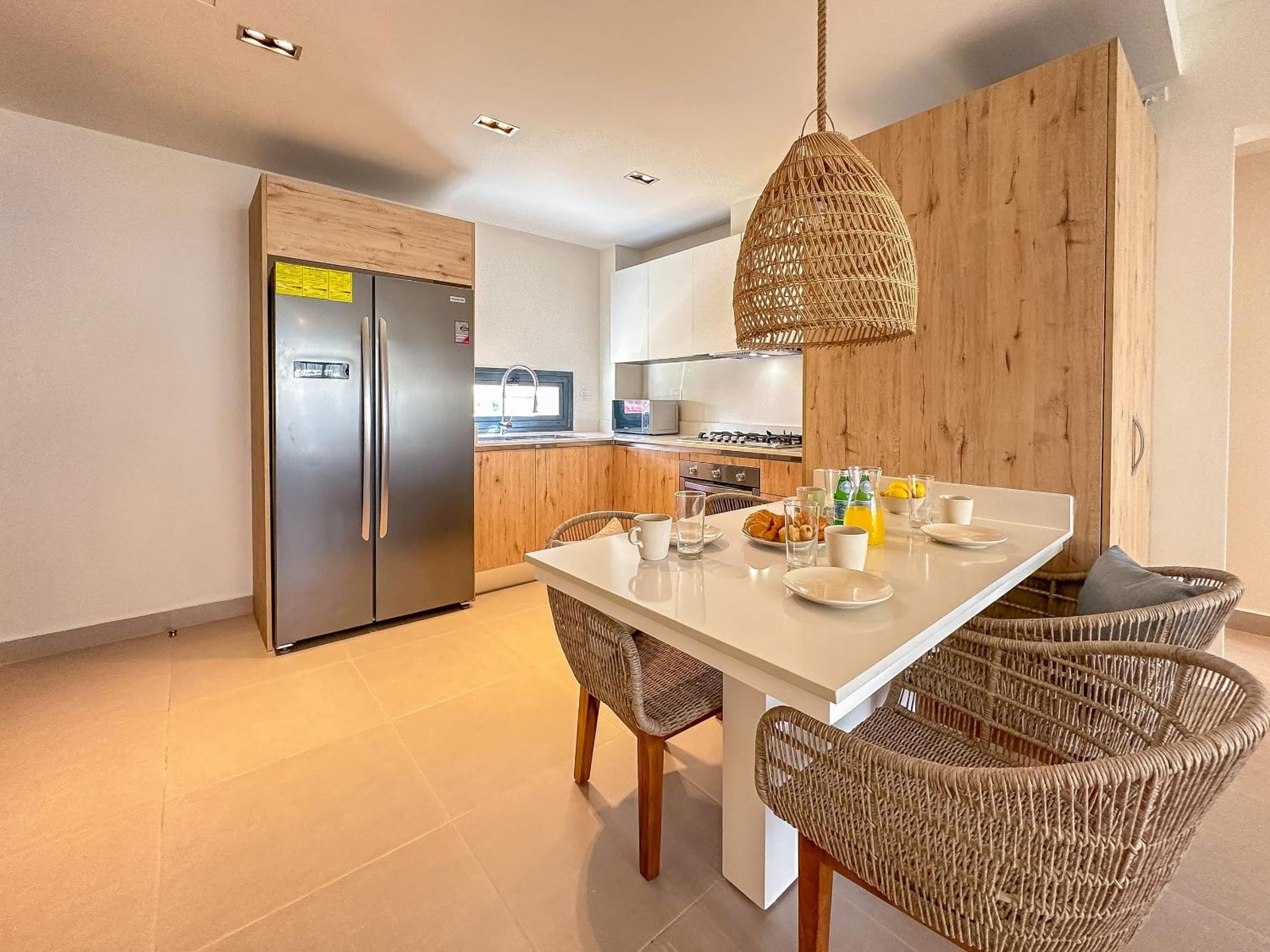 Fantastic brand new beach condo