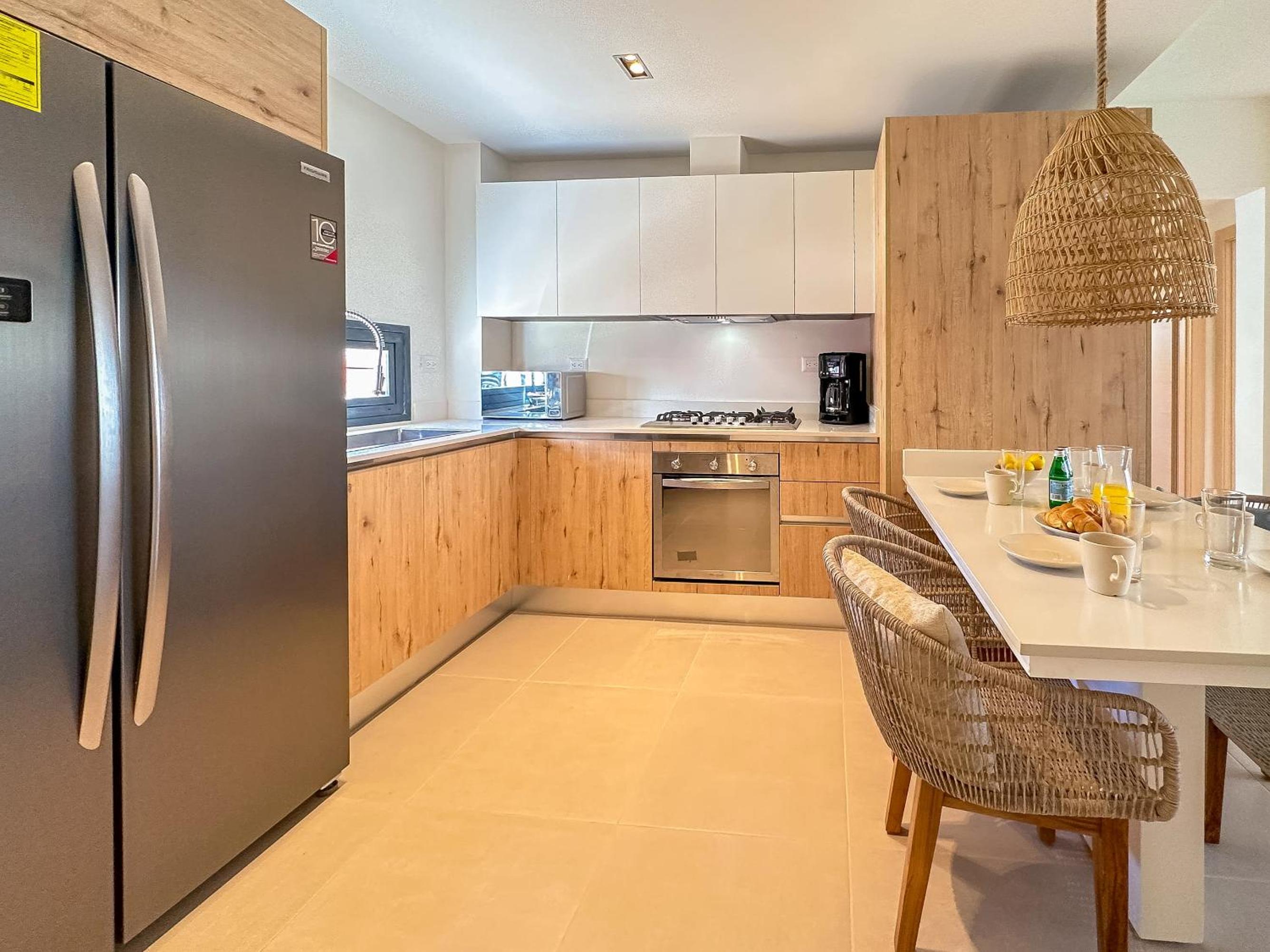 Fantastic brand new beach condo