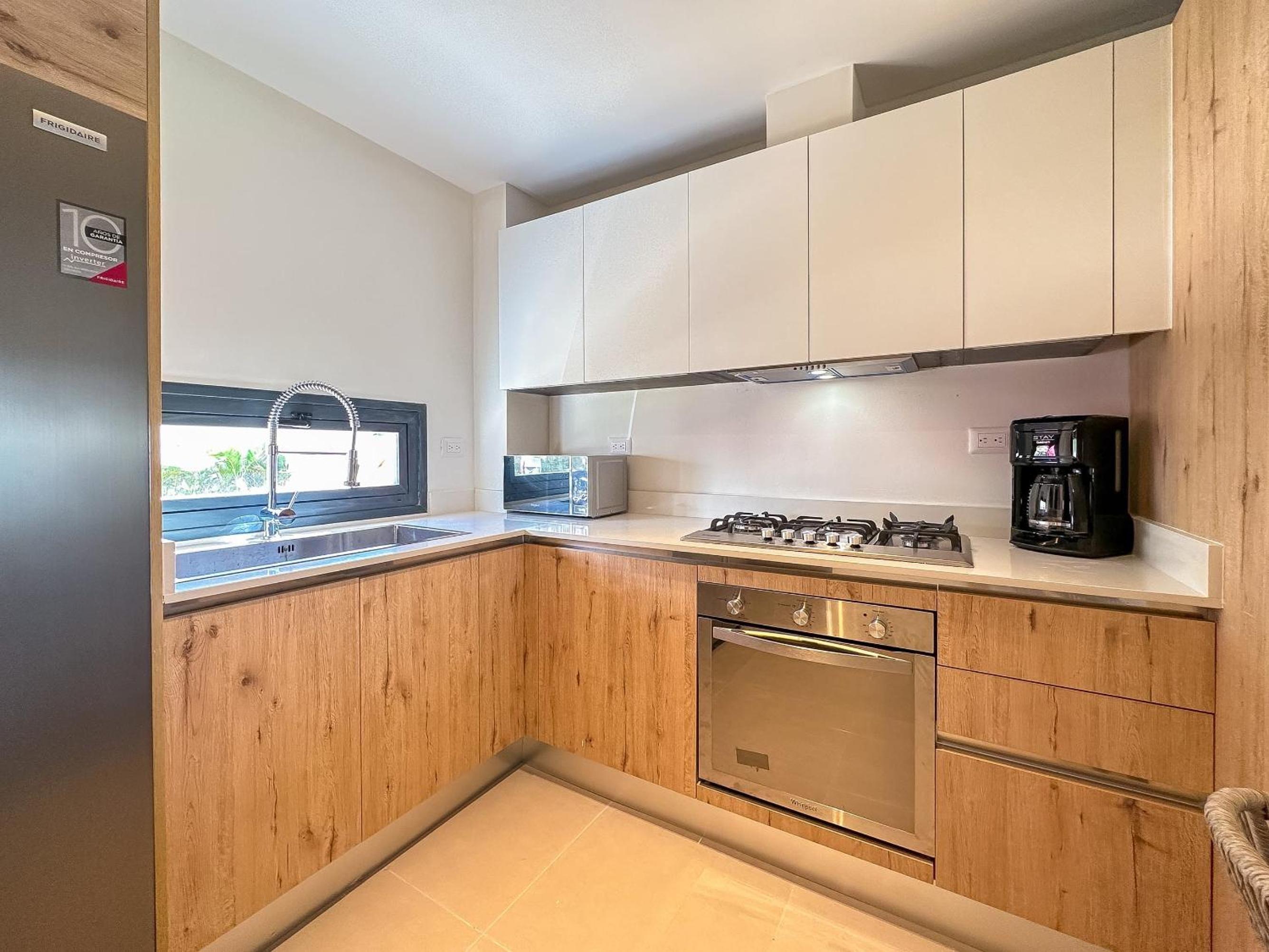 Fantastic brand new beach condo