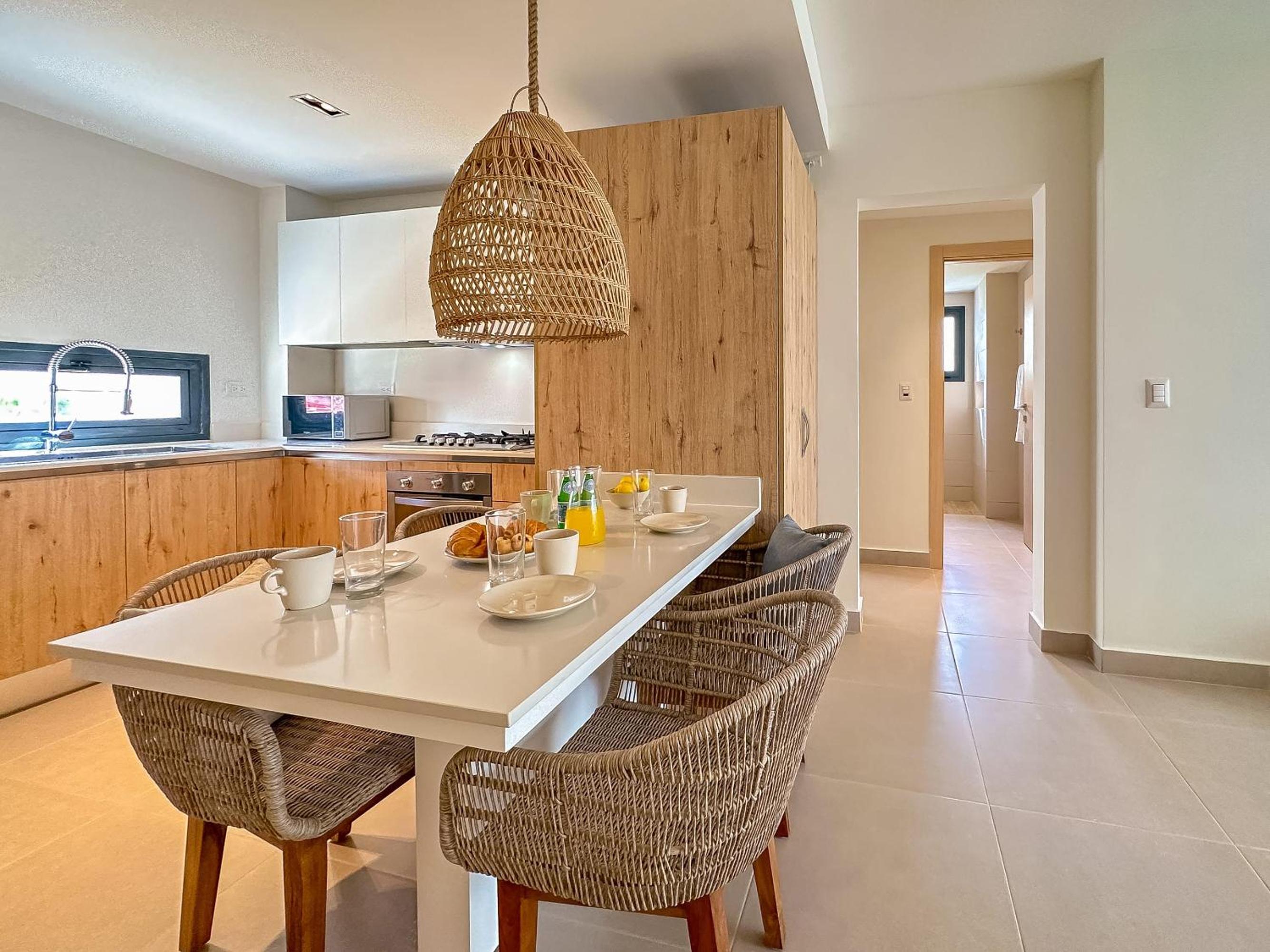 Fantastic brand new beach condo
