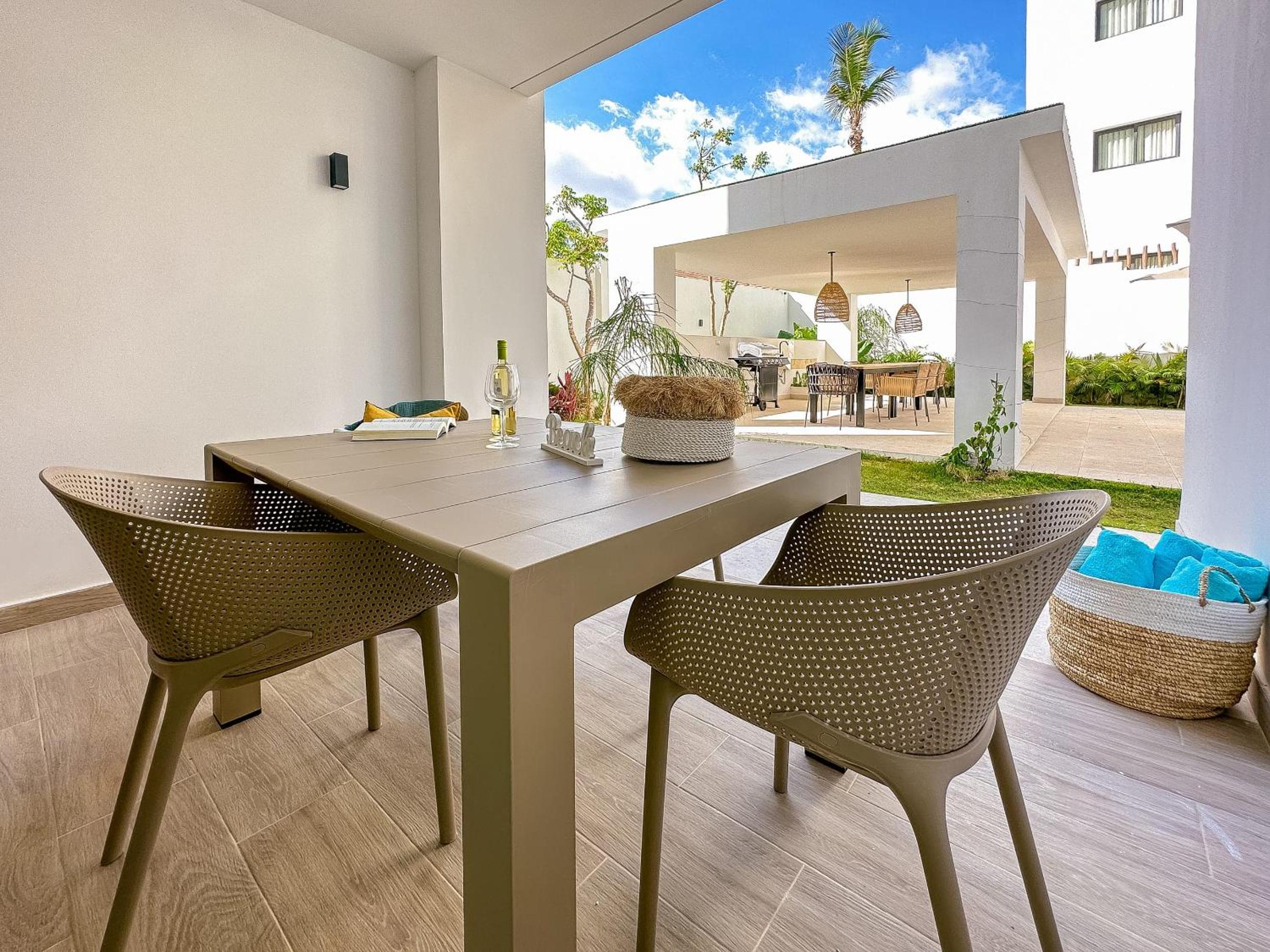 Fantastic brand new beach condo