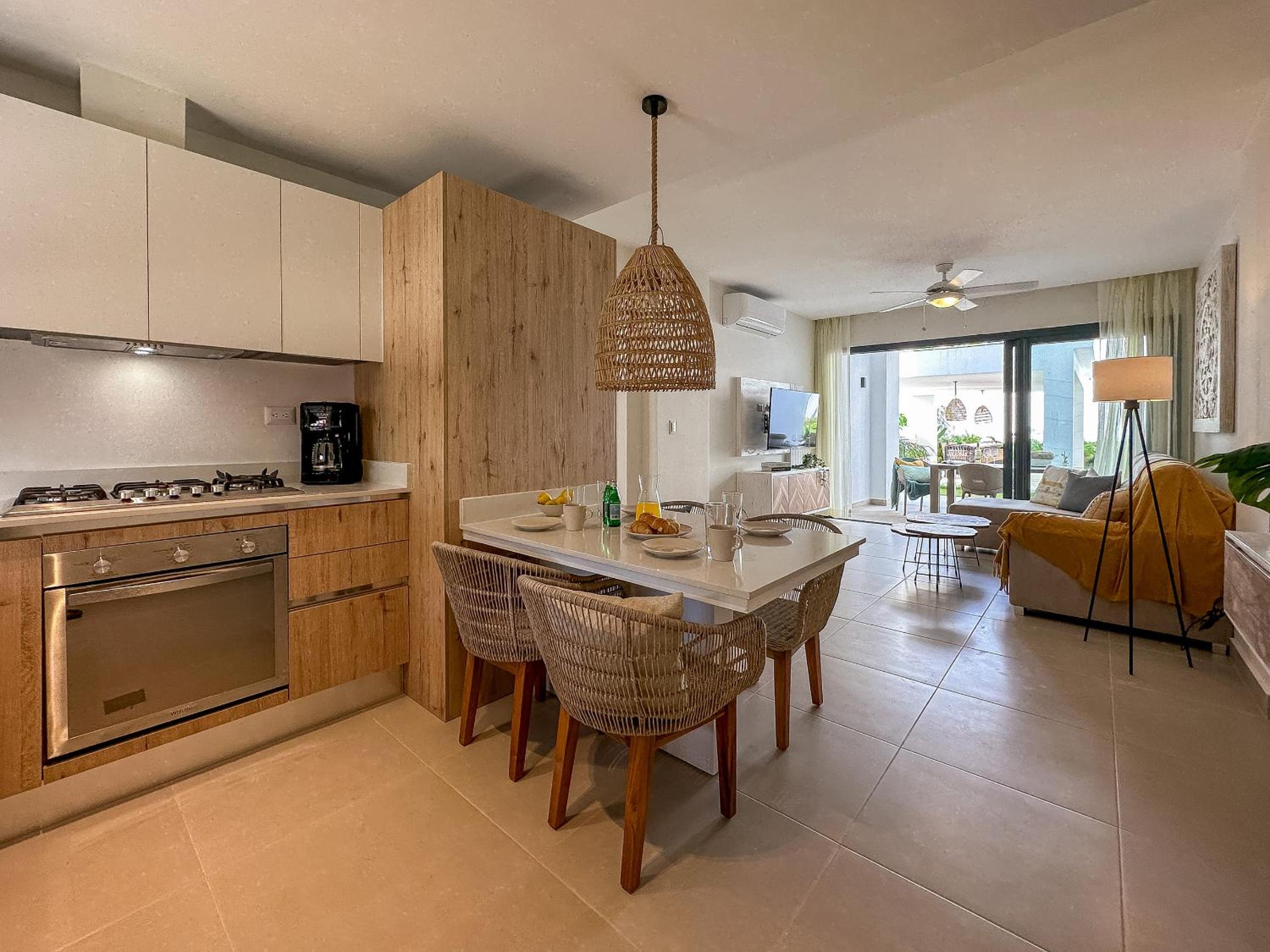 Fantastic brand new beach condo