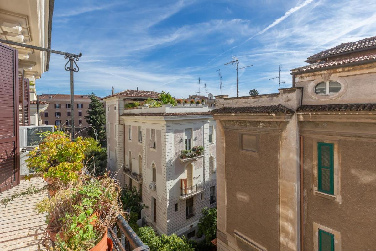 Aqua Claudia and Anio Novus Apartments