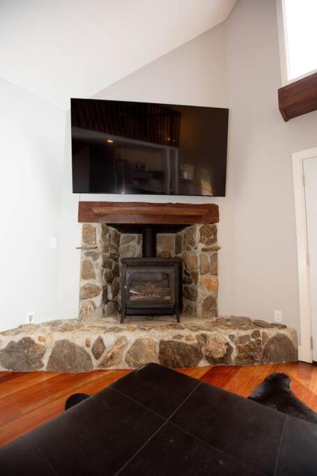 Cozy A-Frame Retreat - Hot Tub, Forest Views view 3