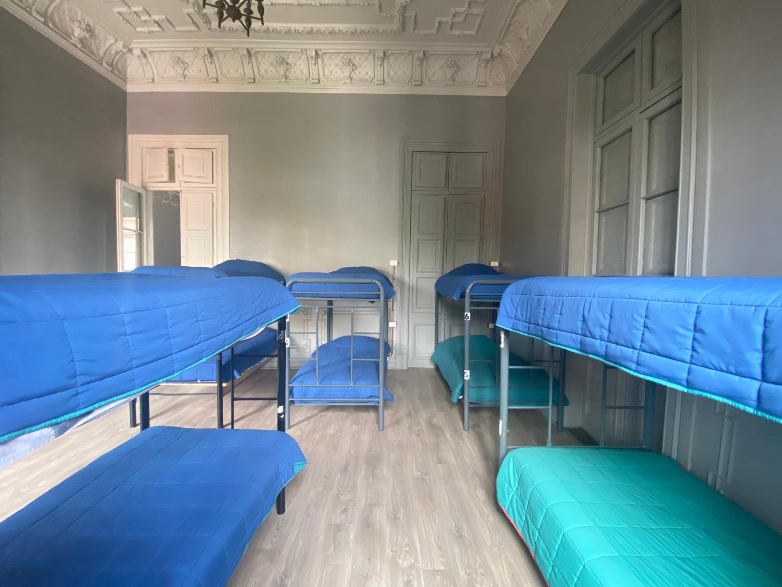 La Casa Roja Hostel