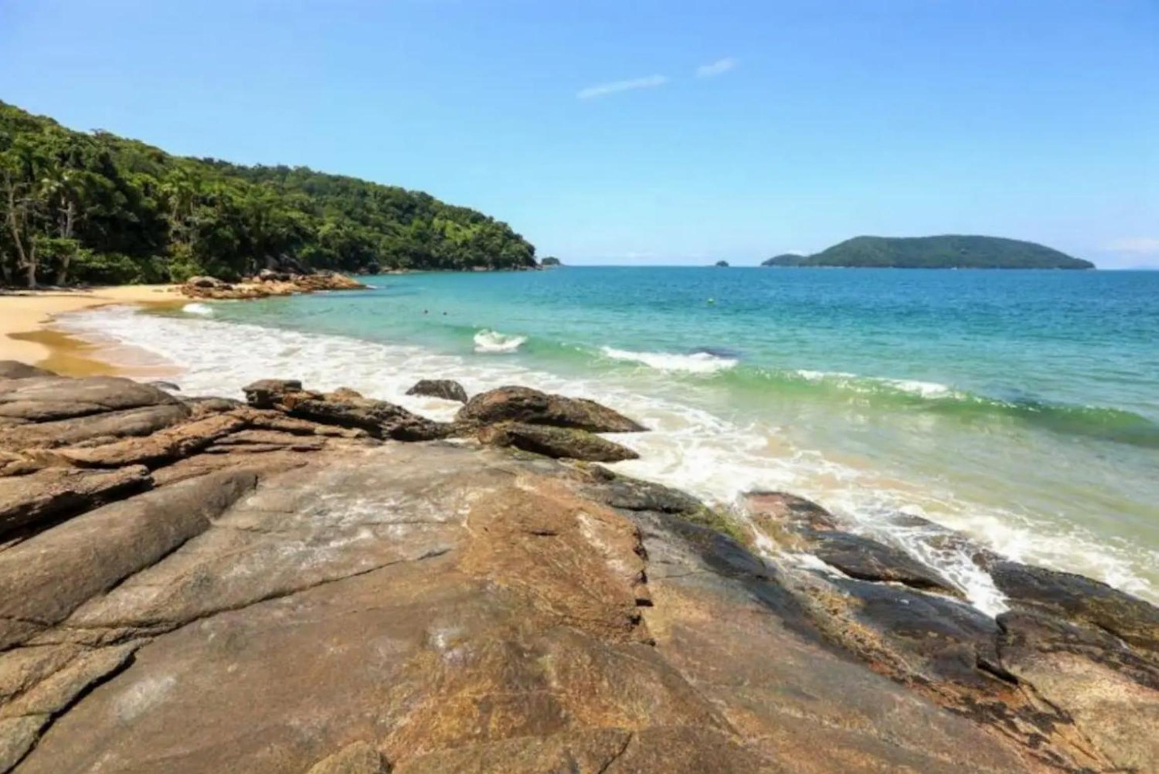 Apto 2 Novo com Varanda Gourmet, Piscina, Sauna e Sala Jogos - UBATUBA