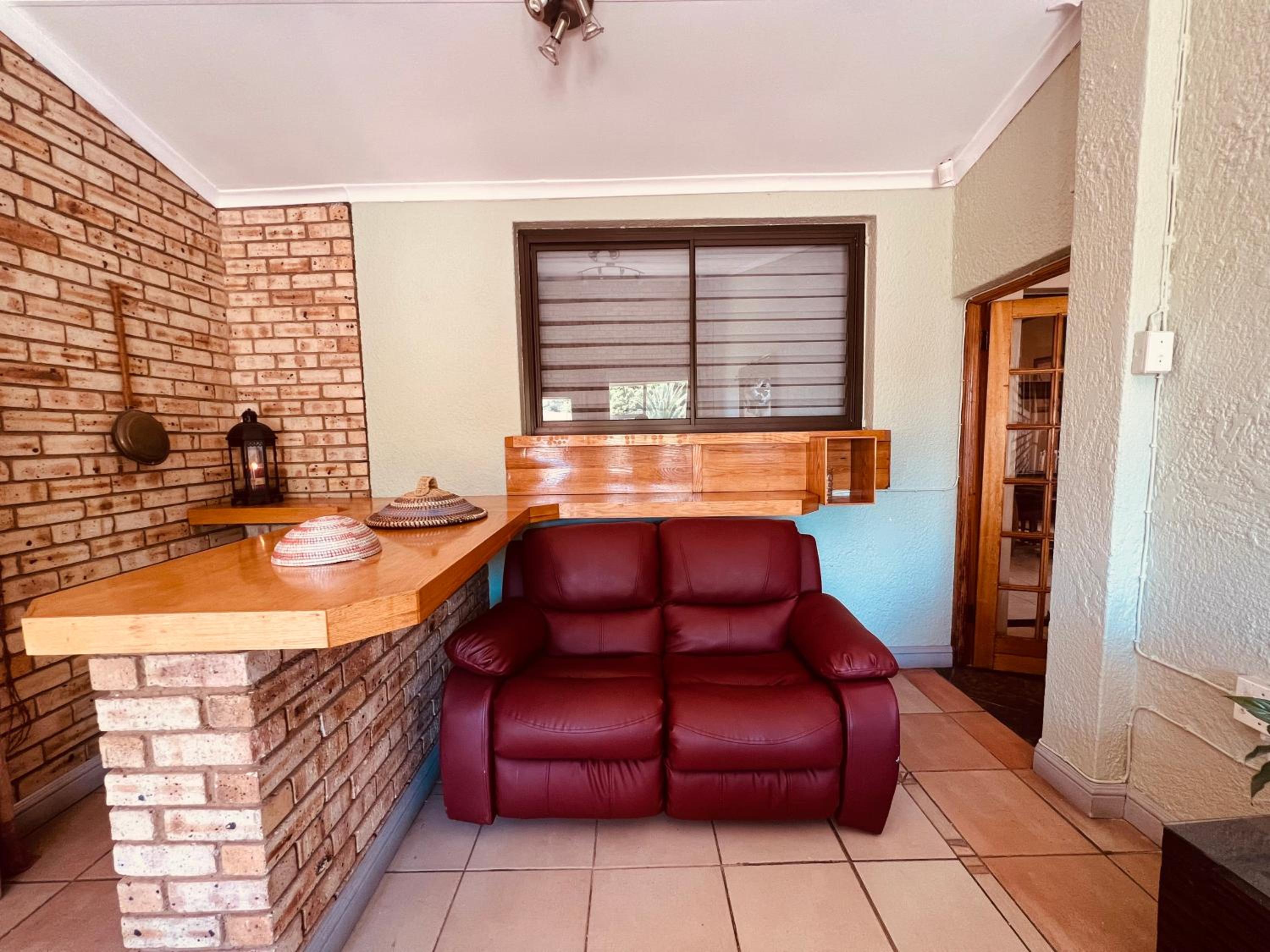 Langerman Lookout: Inviting Home with Rustic Charm and Modern Comfort