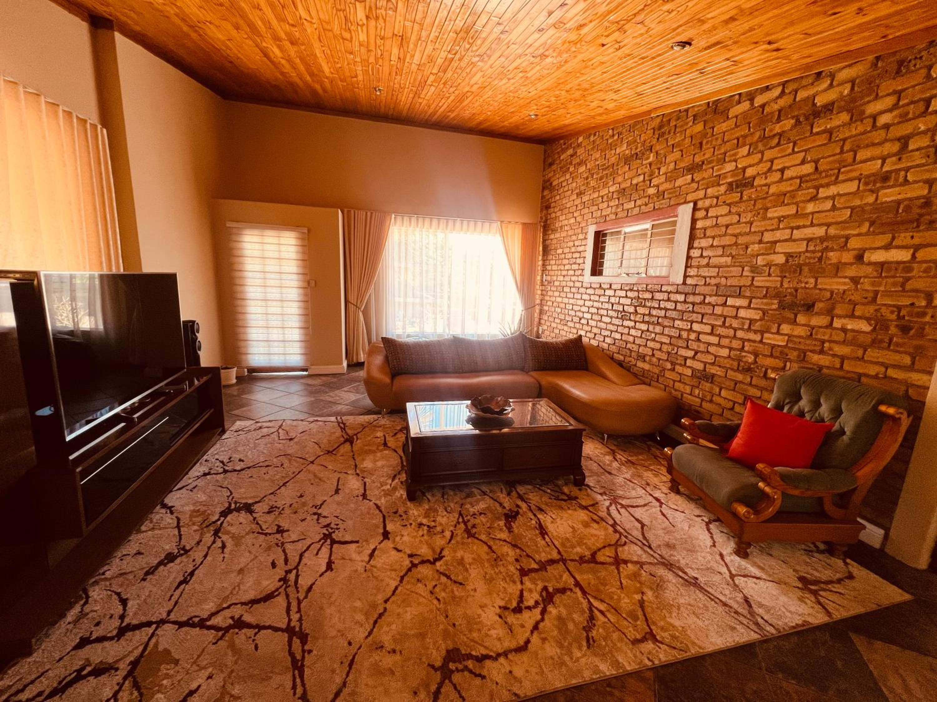 Langerman Lookout: Inviting Home with Rustic Charm and Modern Comfort