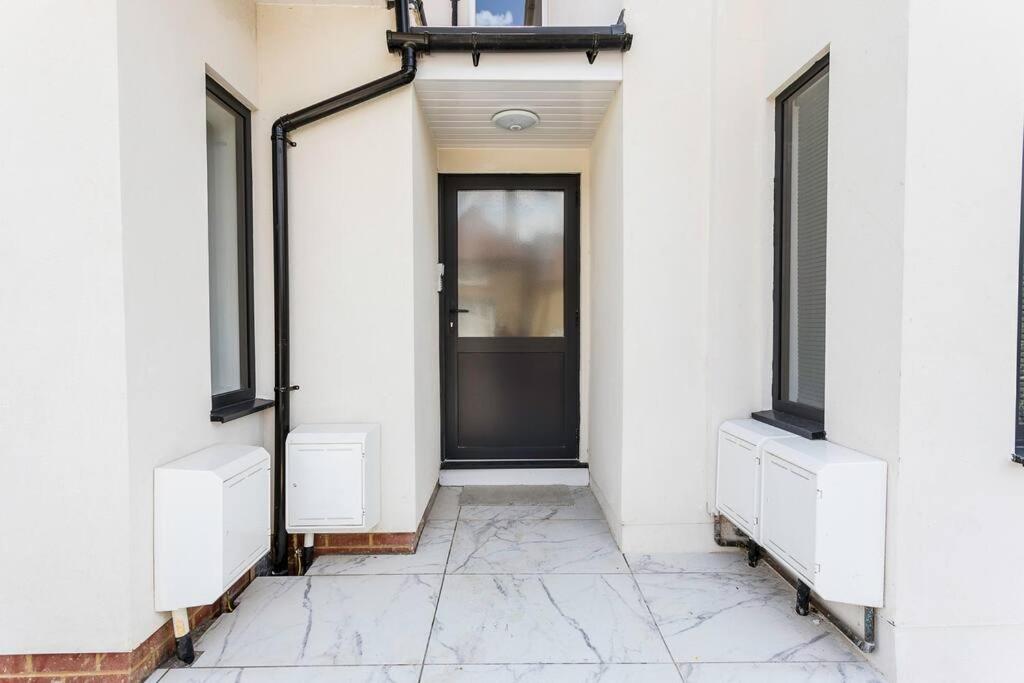 Massive west London 7 bed modern