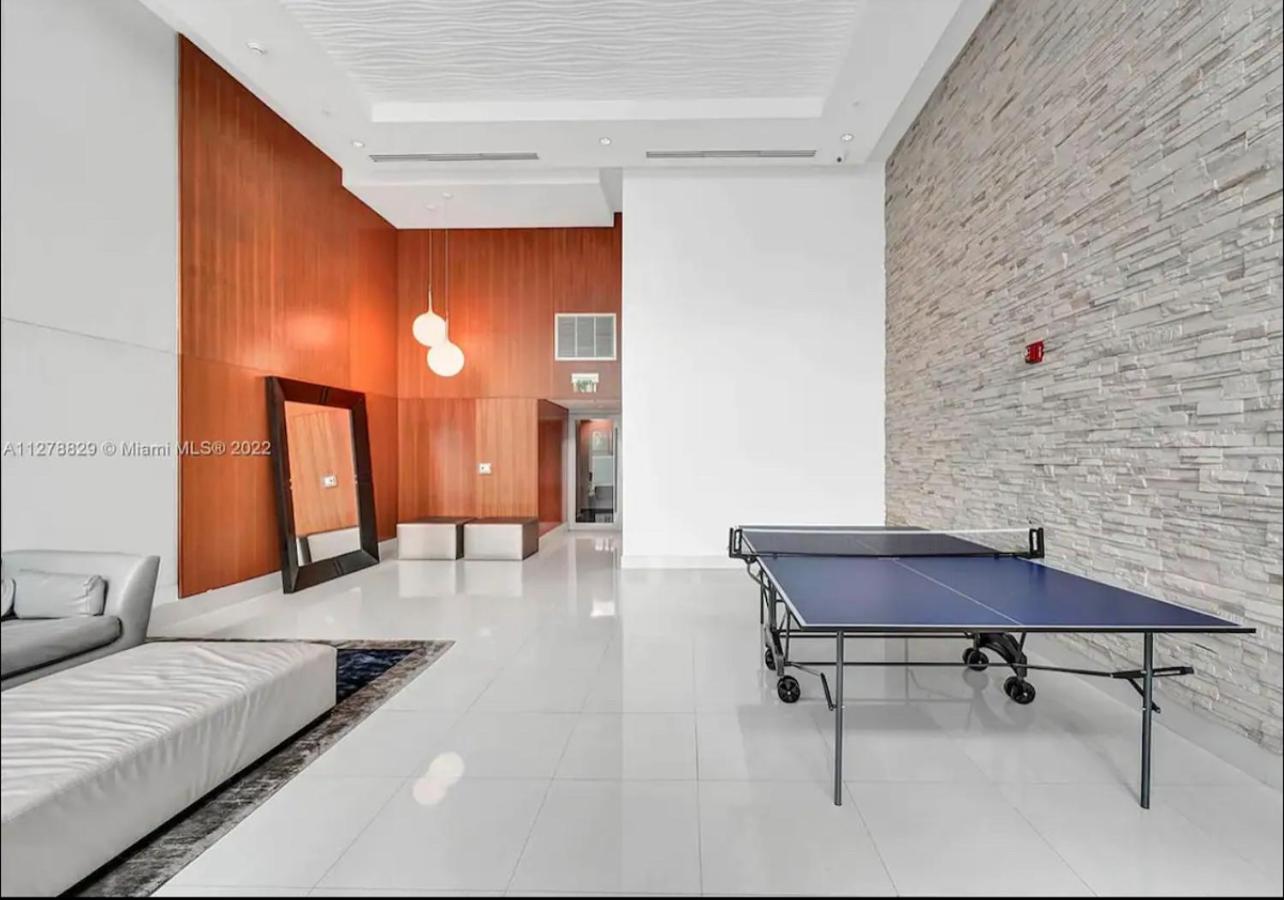 Iconic 1BR loft Brickell-Waterviews