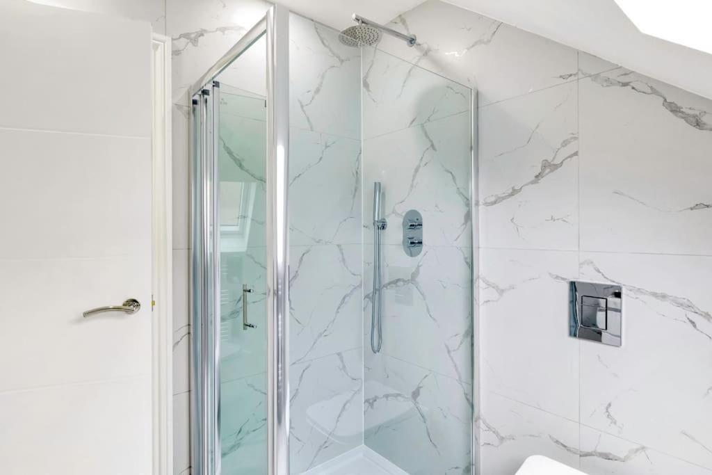 Massive west London 7 bed modern