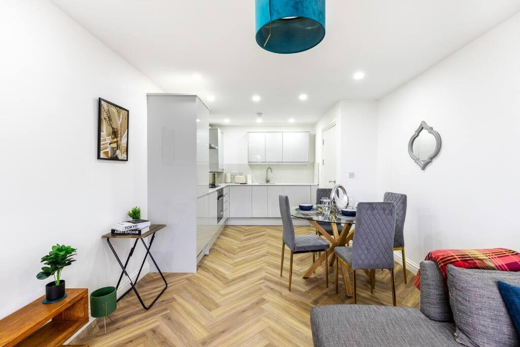 Massive west London 7 bed modern