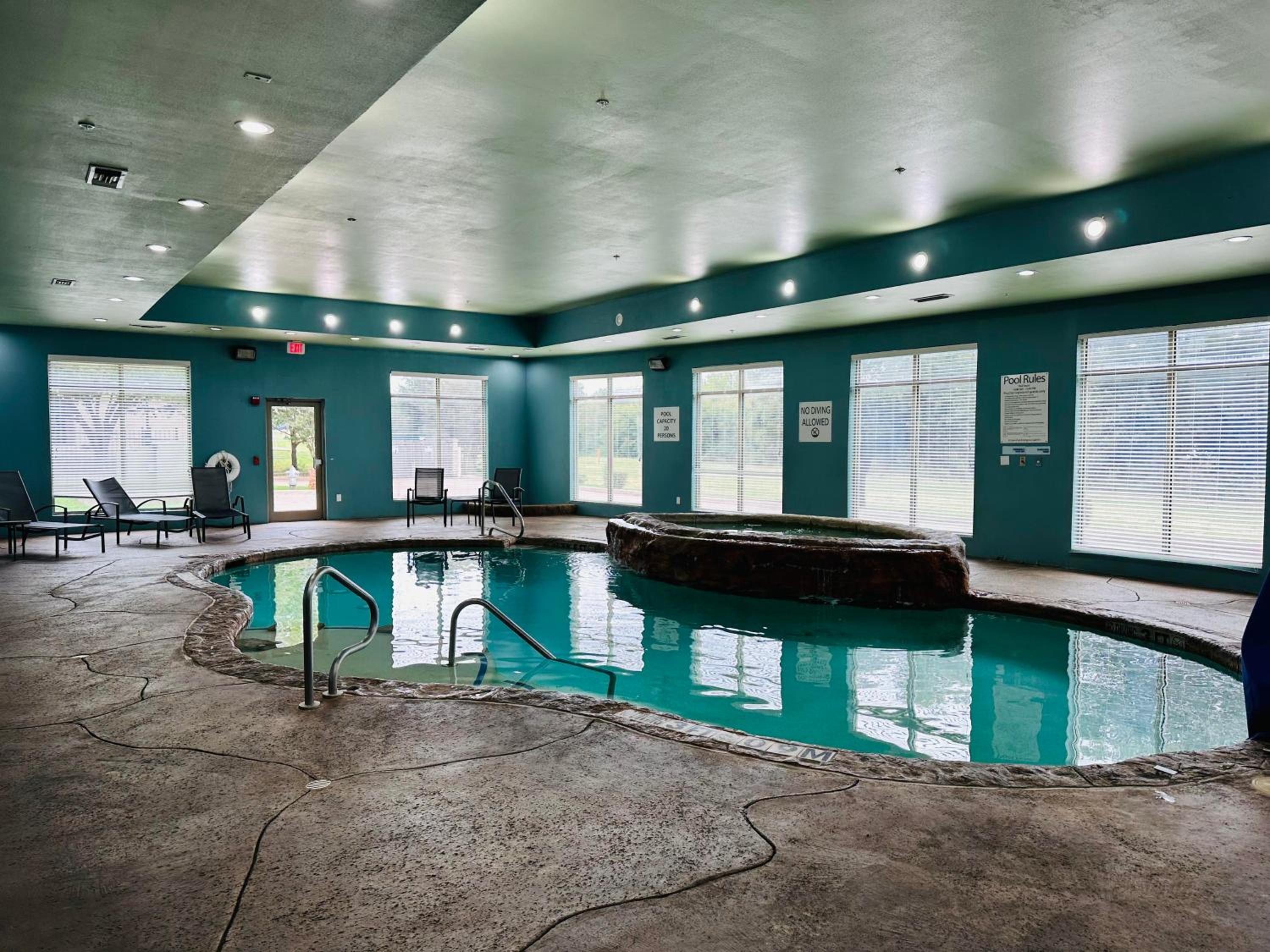 Mansfield Vacations - Holiday Inn Express Hotel  Suites Mansfield, an IHG Hotel - Property Image 12
