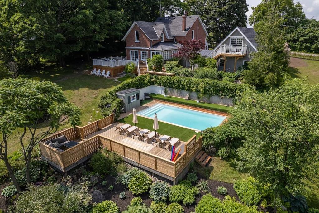 Lakeview Luxury Farmhouse Retreat - Hot Tub - Games Room
