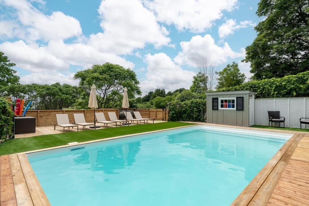 Lakeview Luxury Farmhouse Retreat - Hot Tub - Games Room