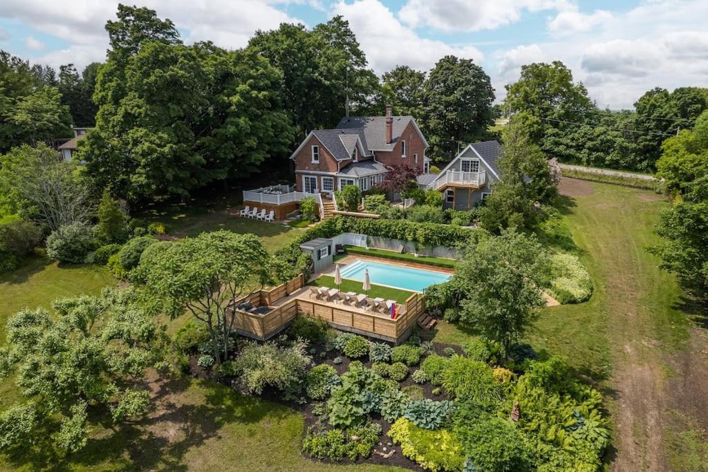 Lakeview Luxury Farmhouse Retreat - Hot Tub - Games Room