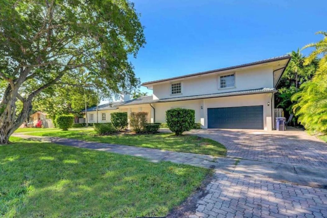 Grand Home Jacuzzi, Heated Pool, Games, BB Court L20