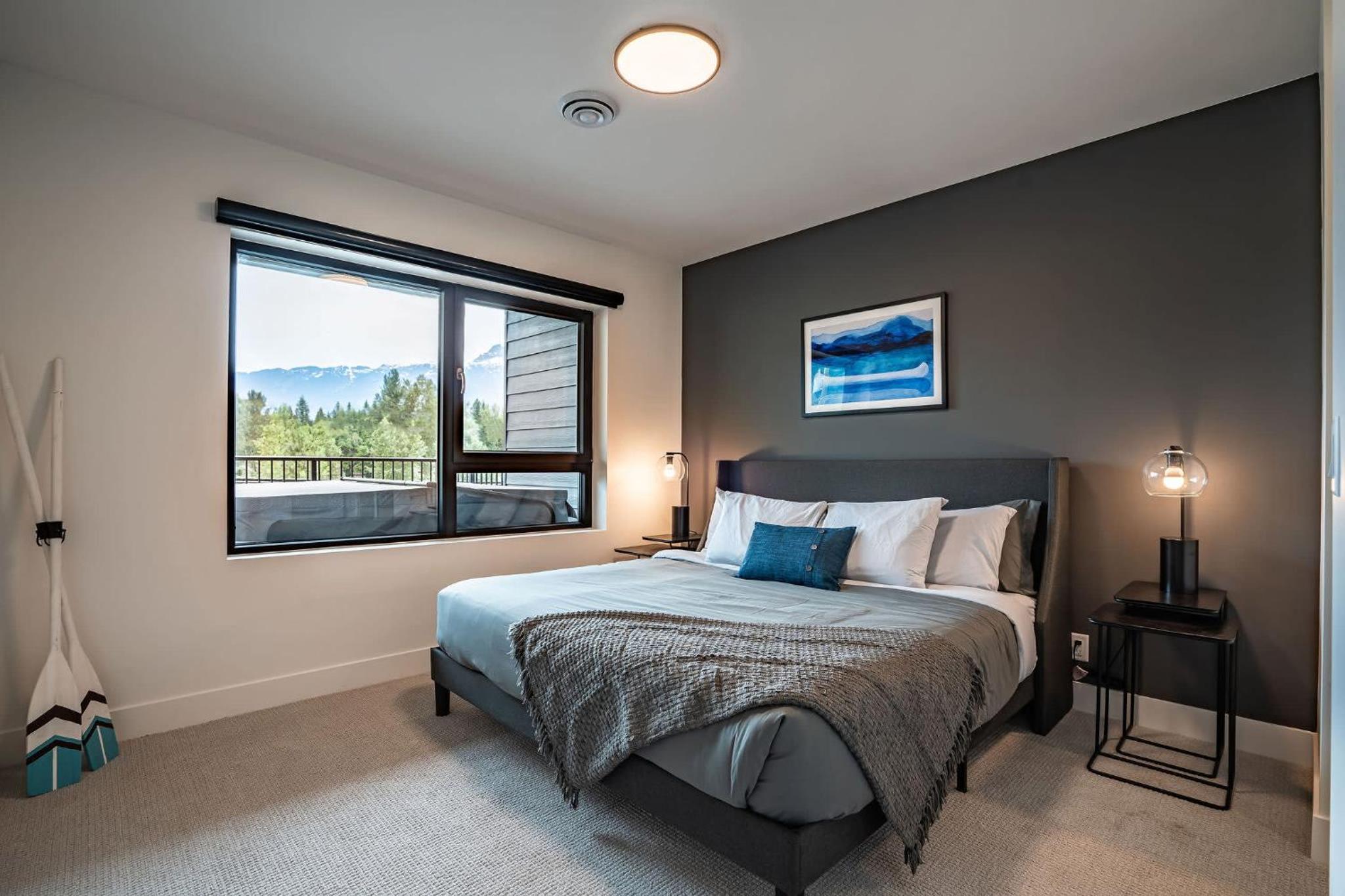 Revy's Peak Condo - Hot Tub with View