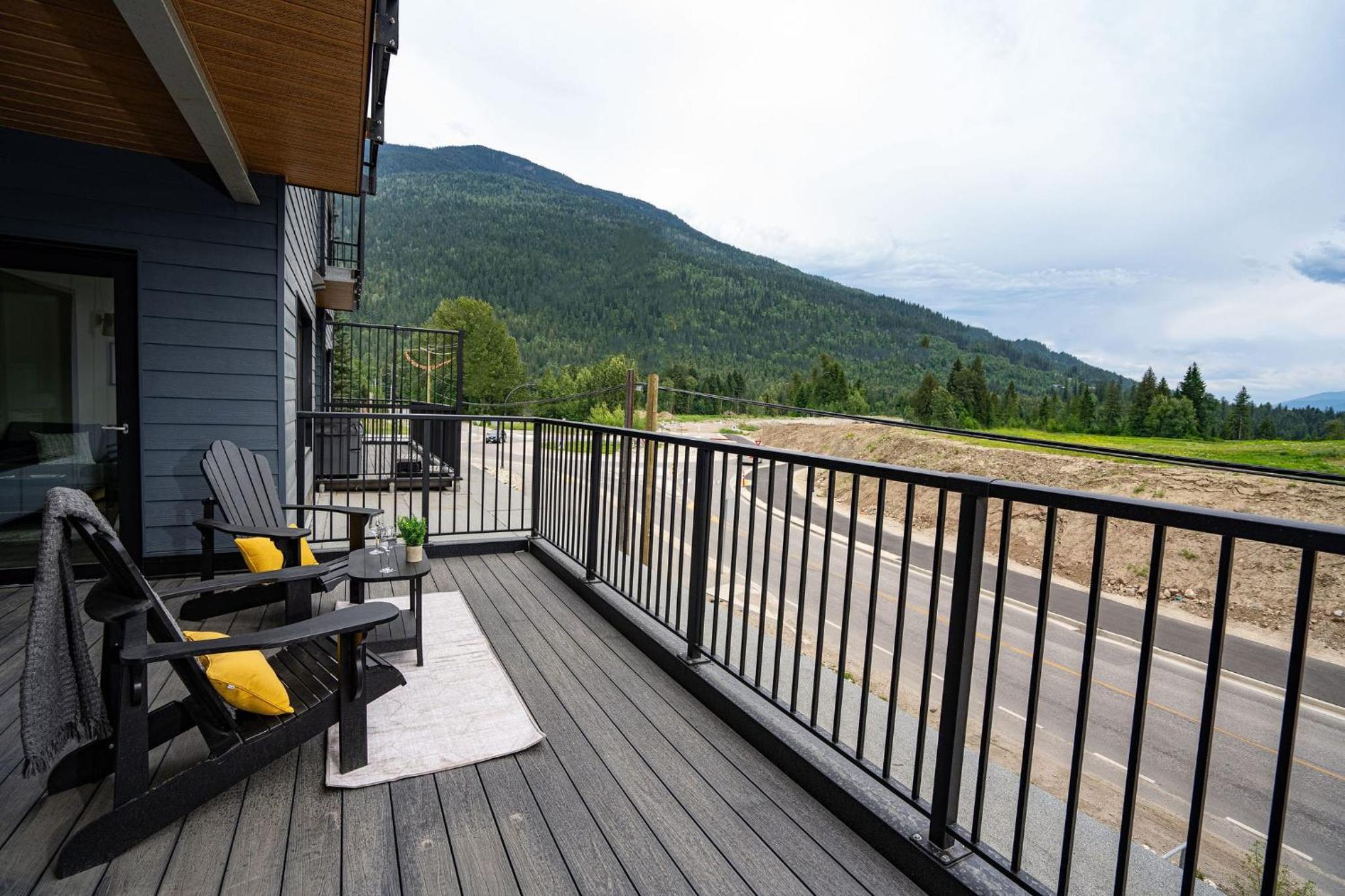 Revy's Peak Condo - Hot Tub with View