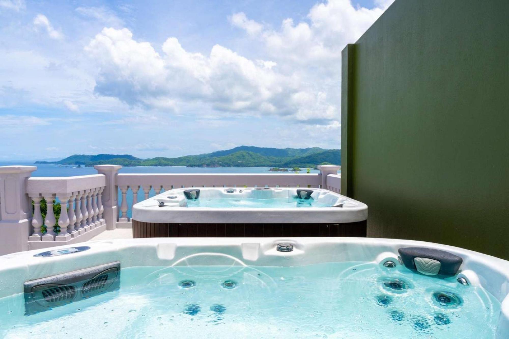 360 Splendor - Ocean-View Condo #204 in Luxury Flamingo-Complex