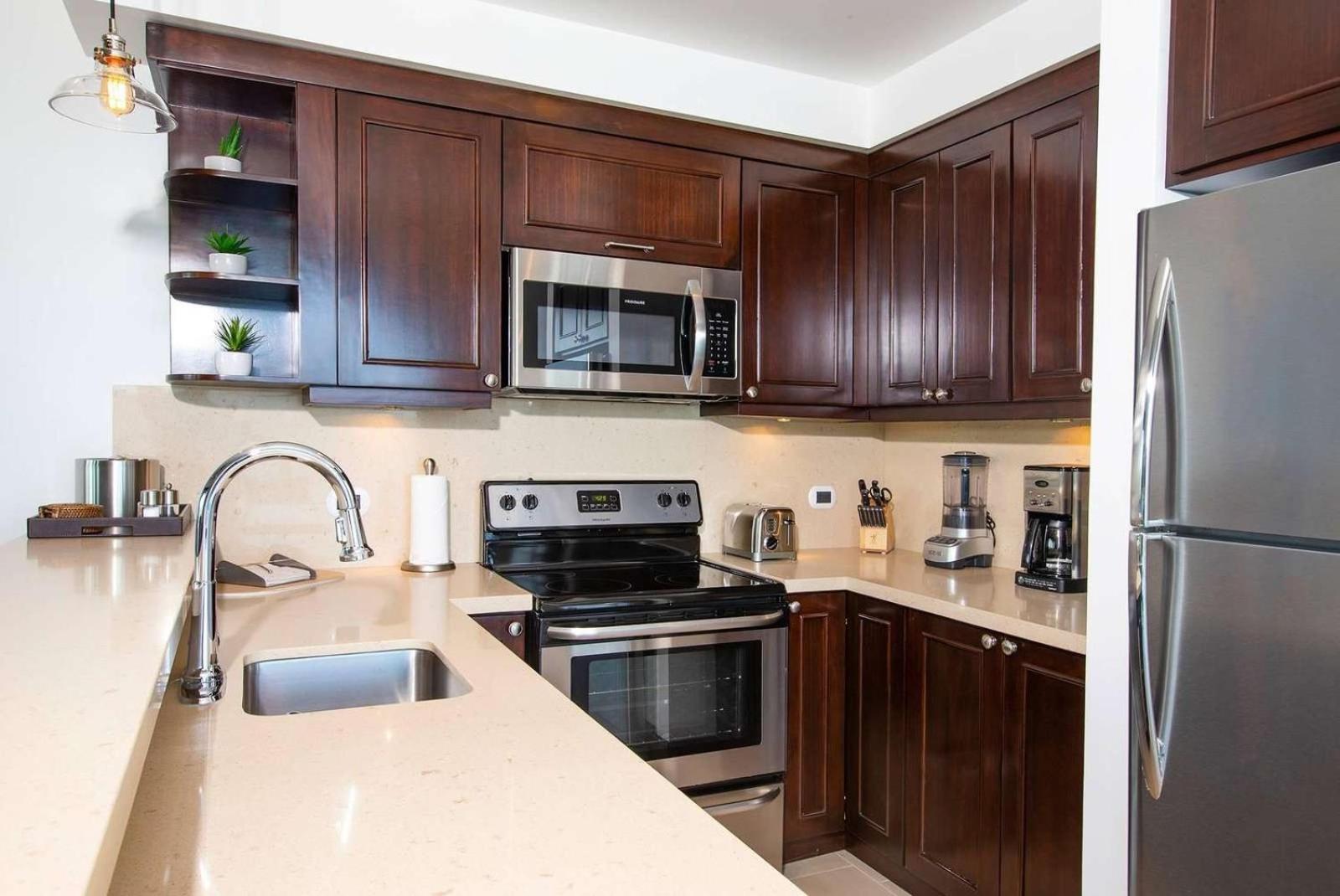 360 Splendor - Ocean-View Condo #204 in Luxury Flamingo-Complex