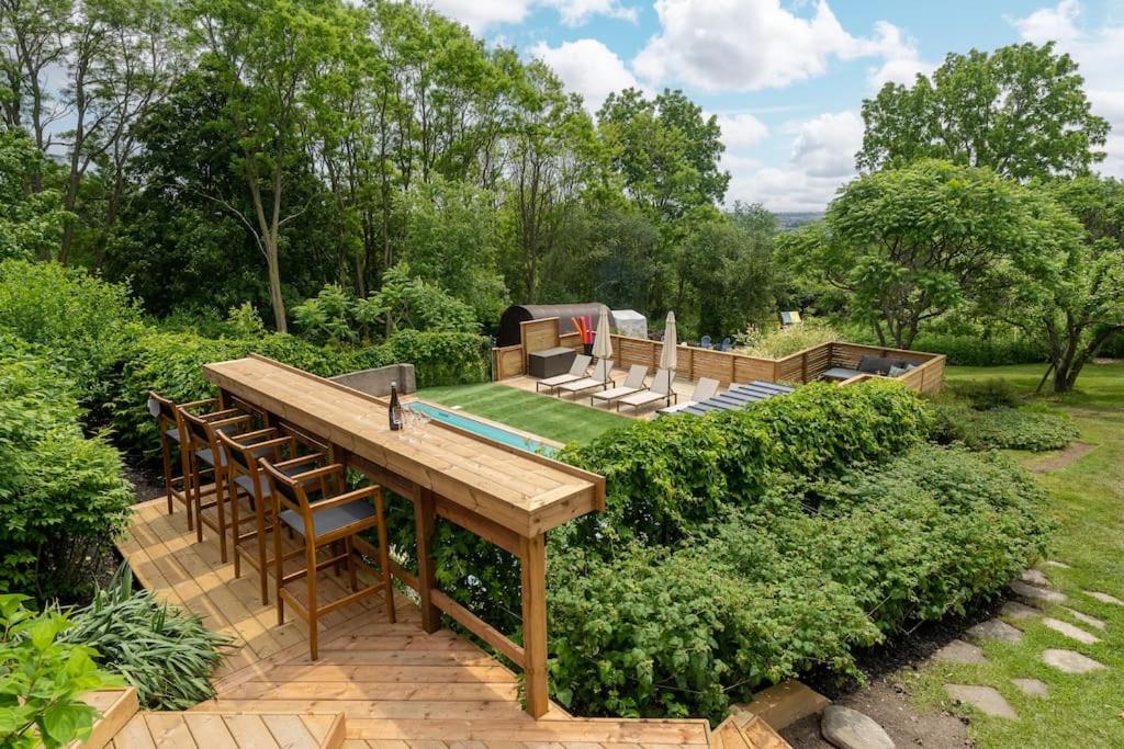 Lakeview Luxury Farmhouse Retreat - Hot Tub - Games Room
