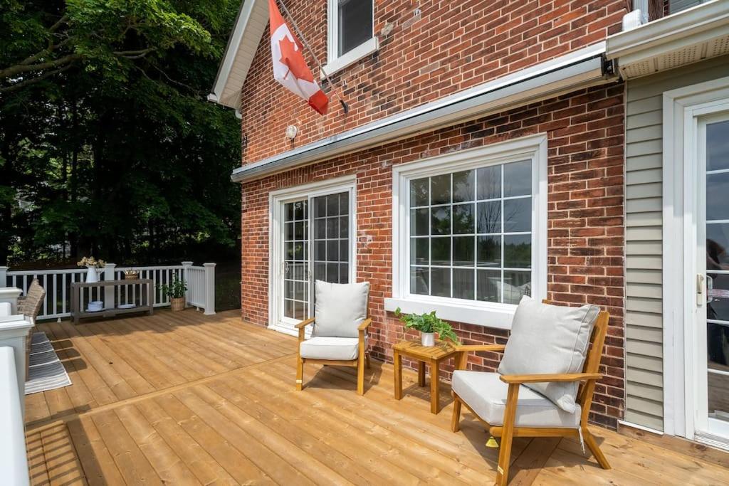 Lakeview Luxury Farmhouse Retreat - Hot Tub - Games Room