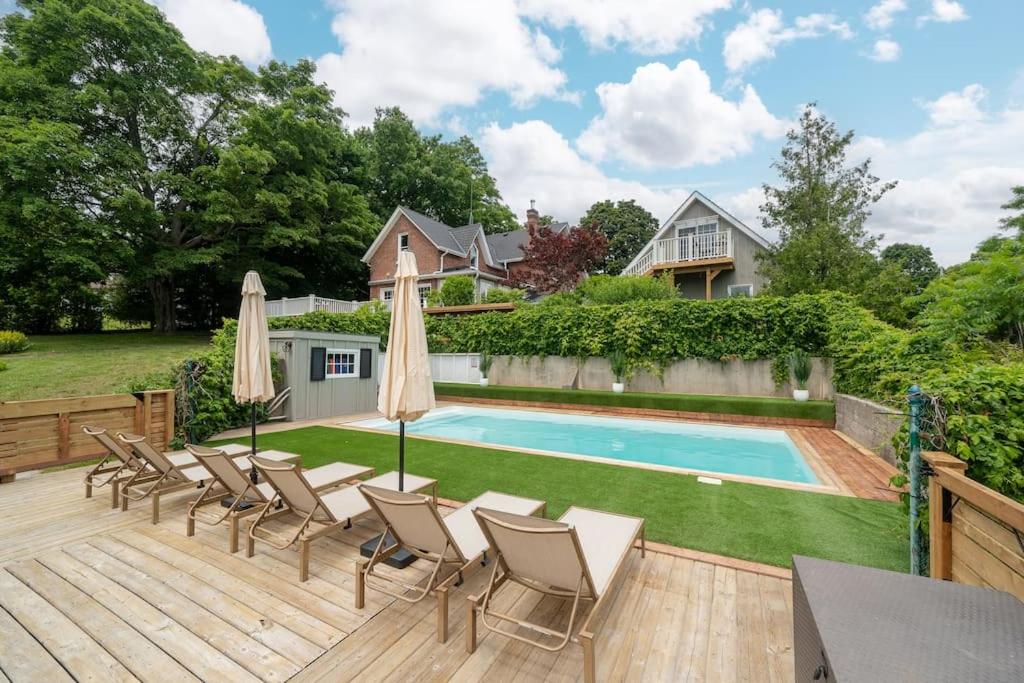 Lakeview Luxury Farmhouse Retreat - Hot Tub - Games Room