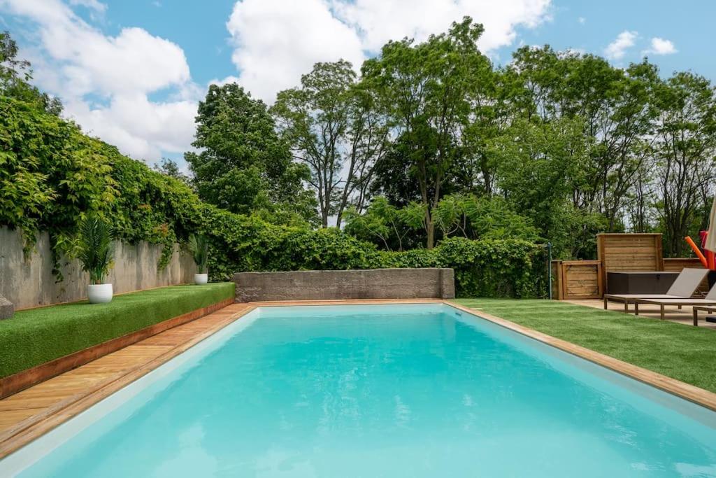 Lakeview Luxury Farmhouse Retreat - Hot Tub - Games Room