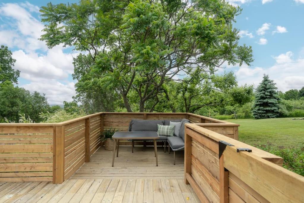 Lakeview Luxury Farmhouse Retreat - Hot Tub - Games Room